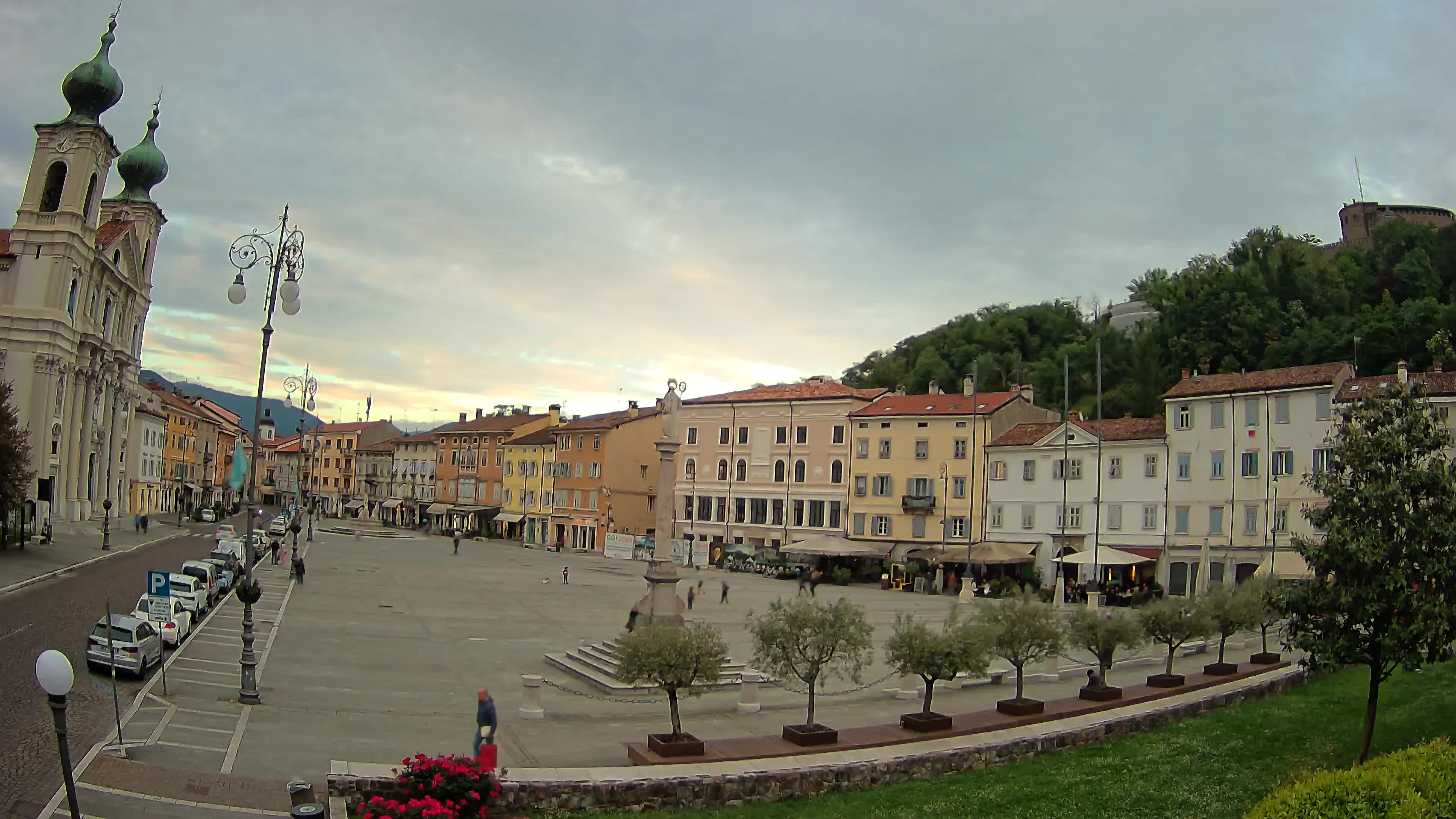 Gorizia Piazza della Vittoria e chiesa di S. Ignazio