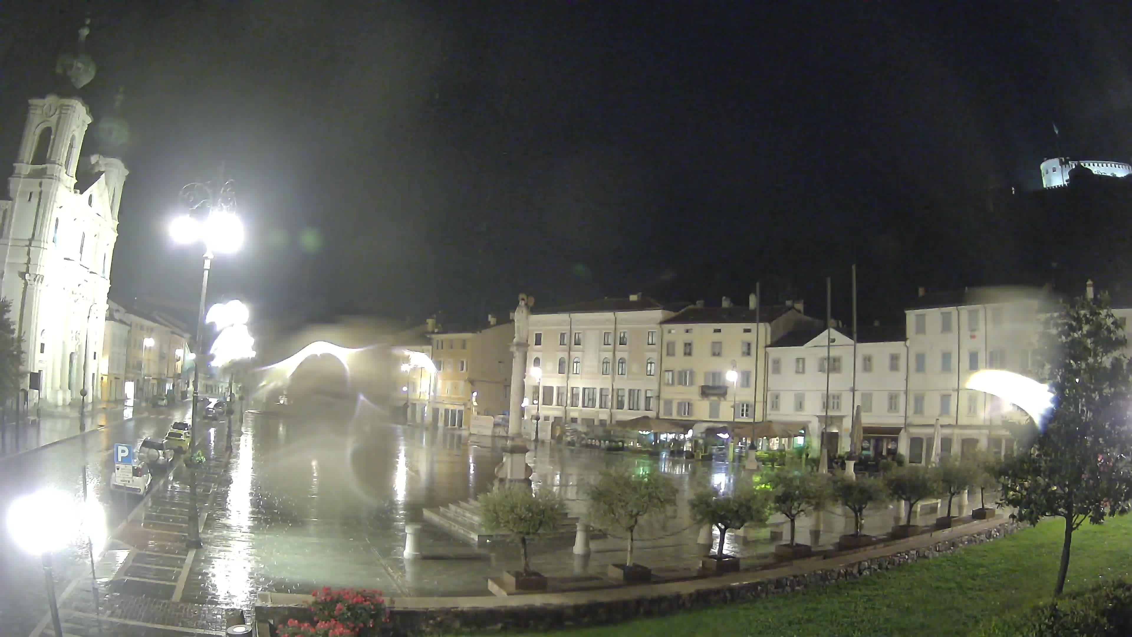 Kamera Gorica Travnik in cerkev sv. Ignacija