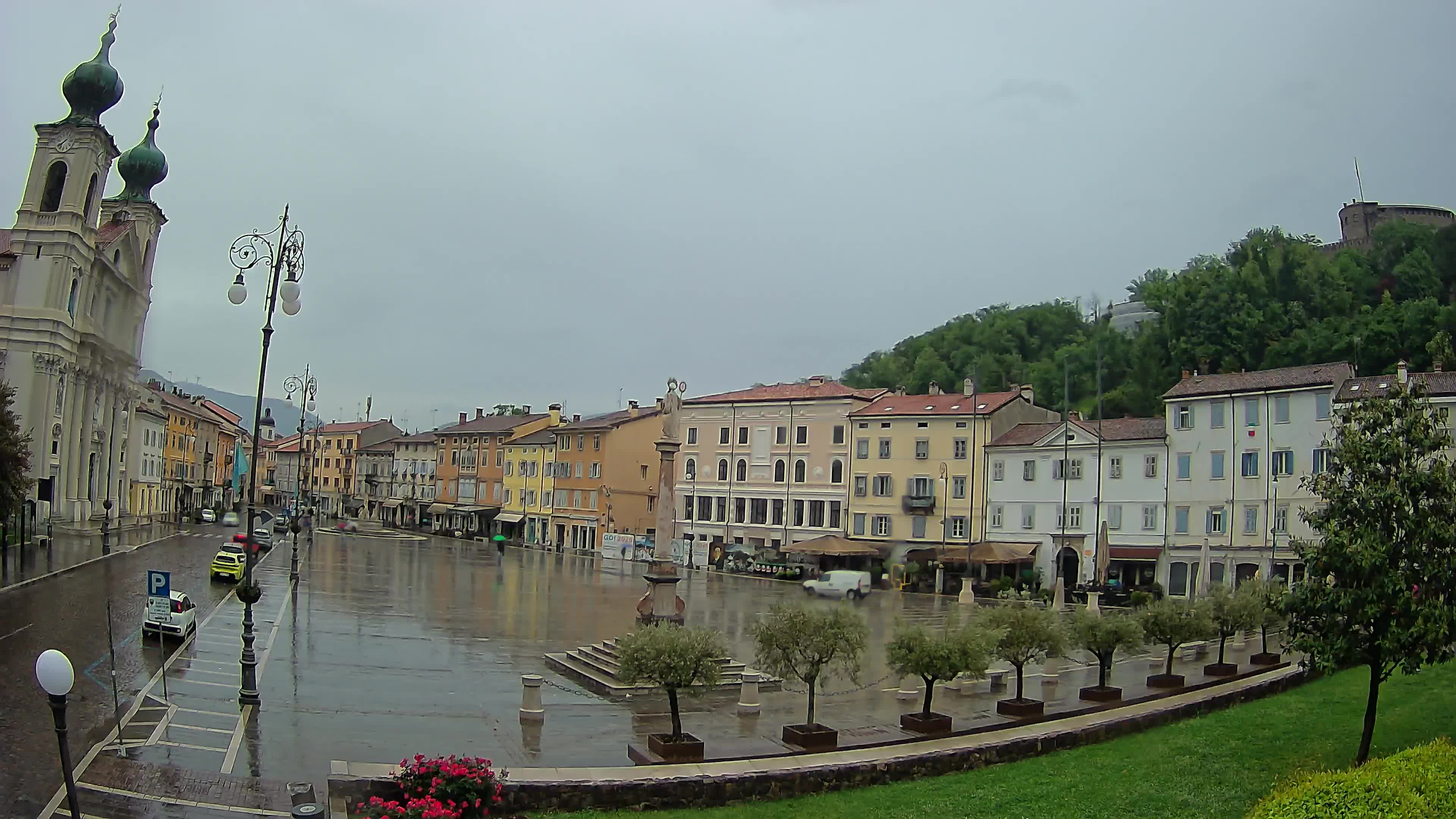 Gorizia Piazza della Vittoria e chiesa di S. Ignazio