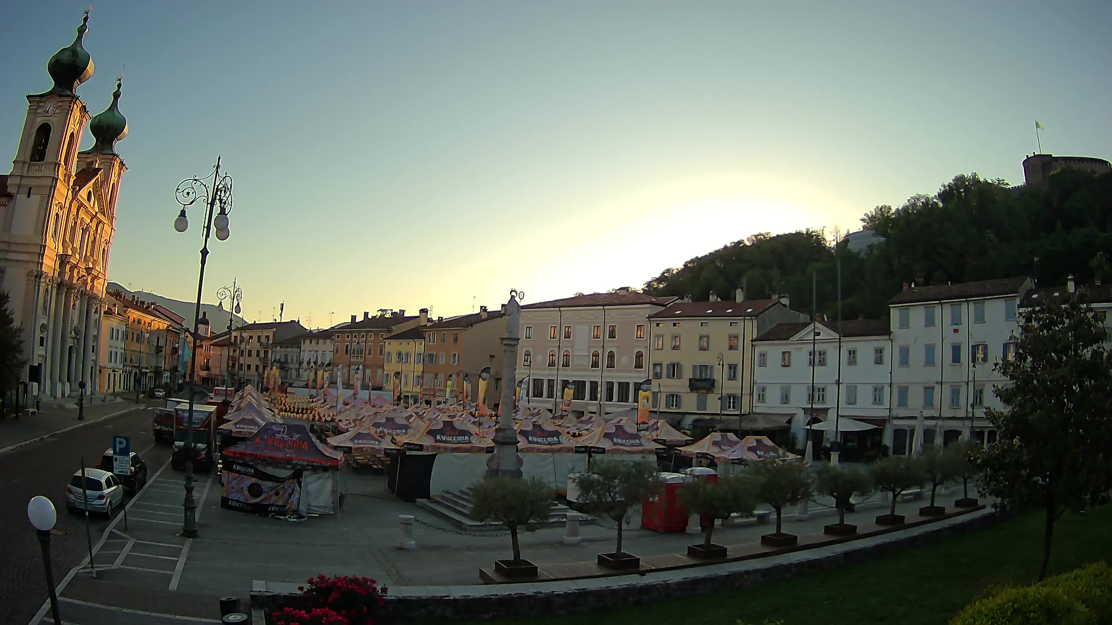 Gorizia – Plaza Vittoria – iglesia de San Pedro. Ignacio