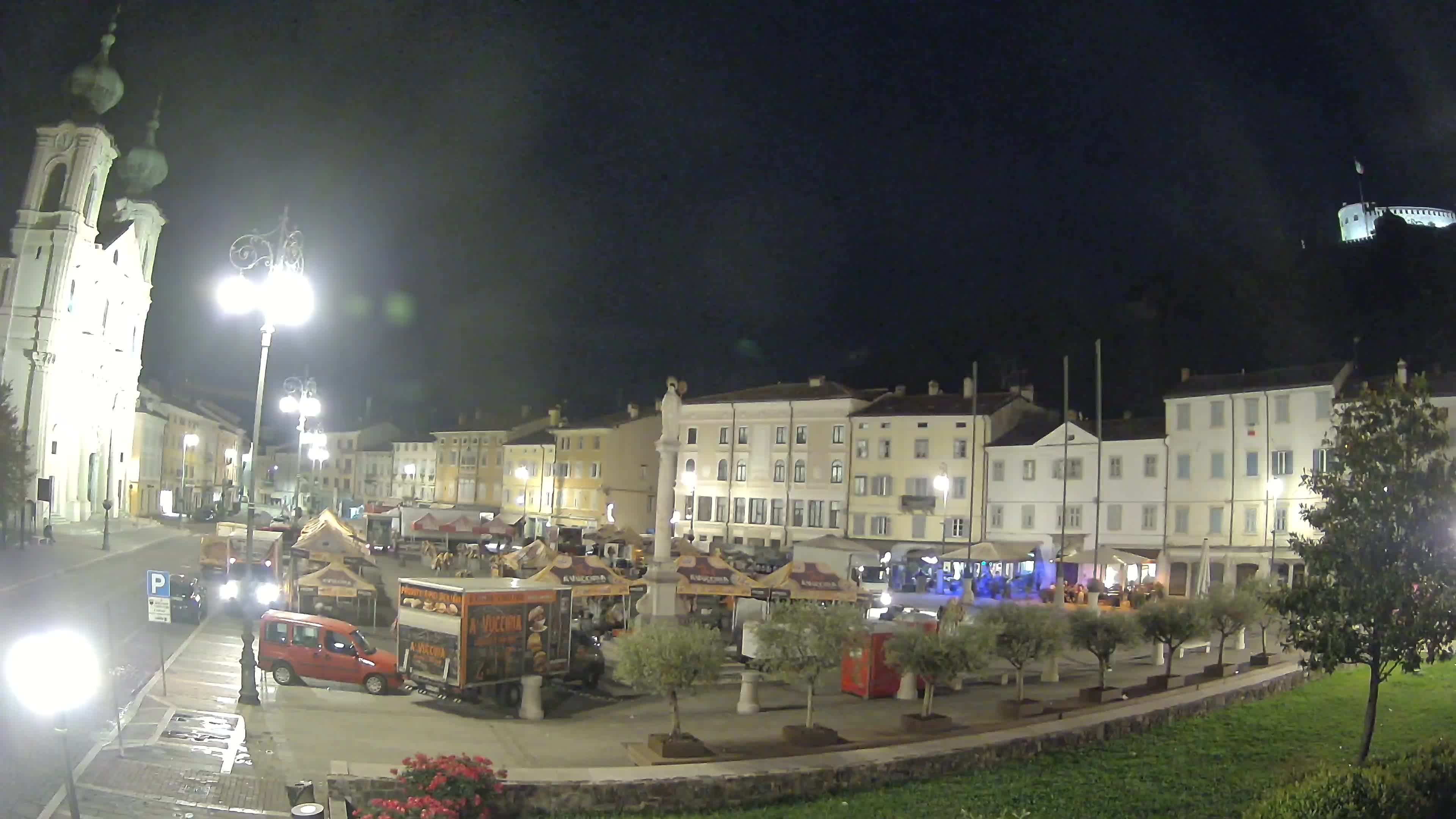 Gorizia Piazza della Vittoria e chiesa di S. Ignazio