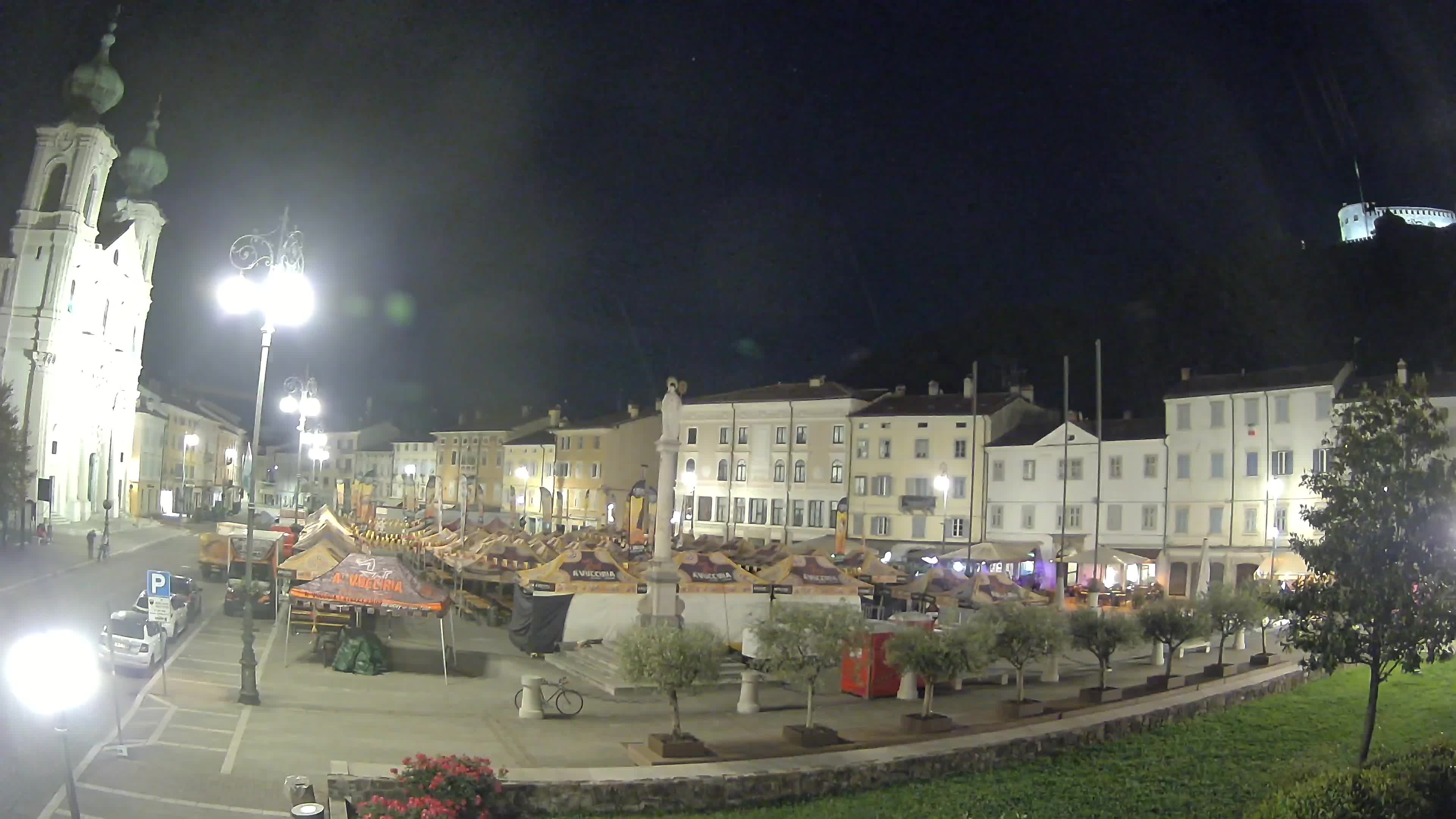 Gorizia – Plaza Vittoria – iglesia de San Pedro. Ignacio