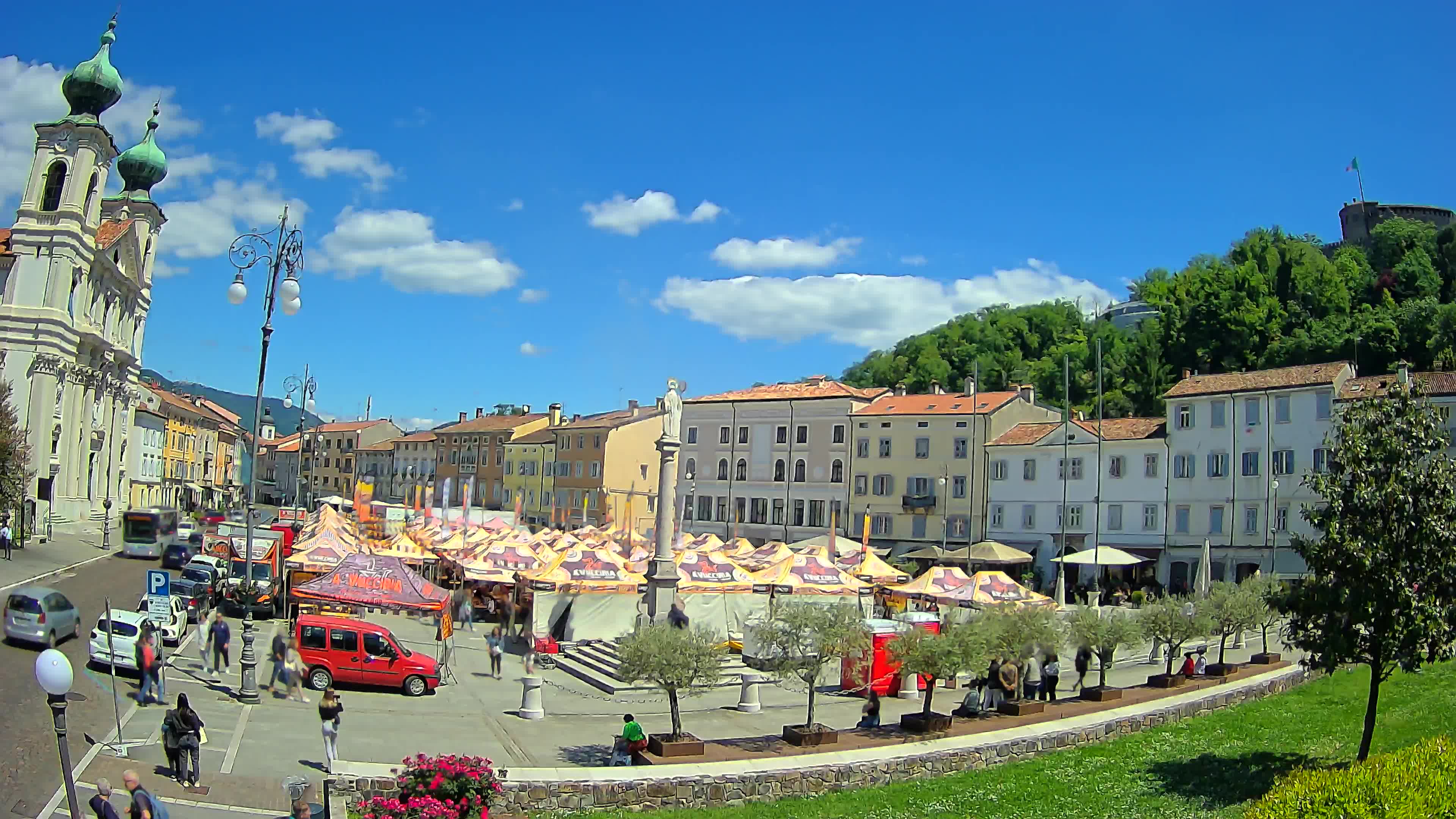 Gorizia – Plaza Vittoria – iglesia de San Pedro. Ignacio