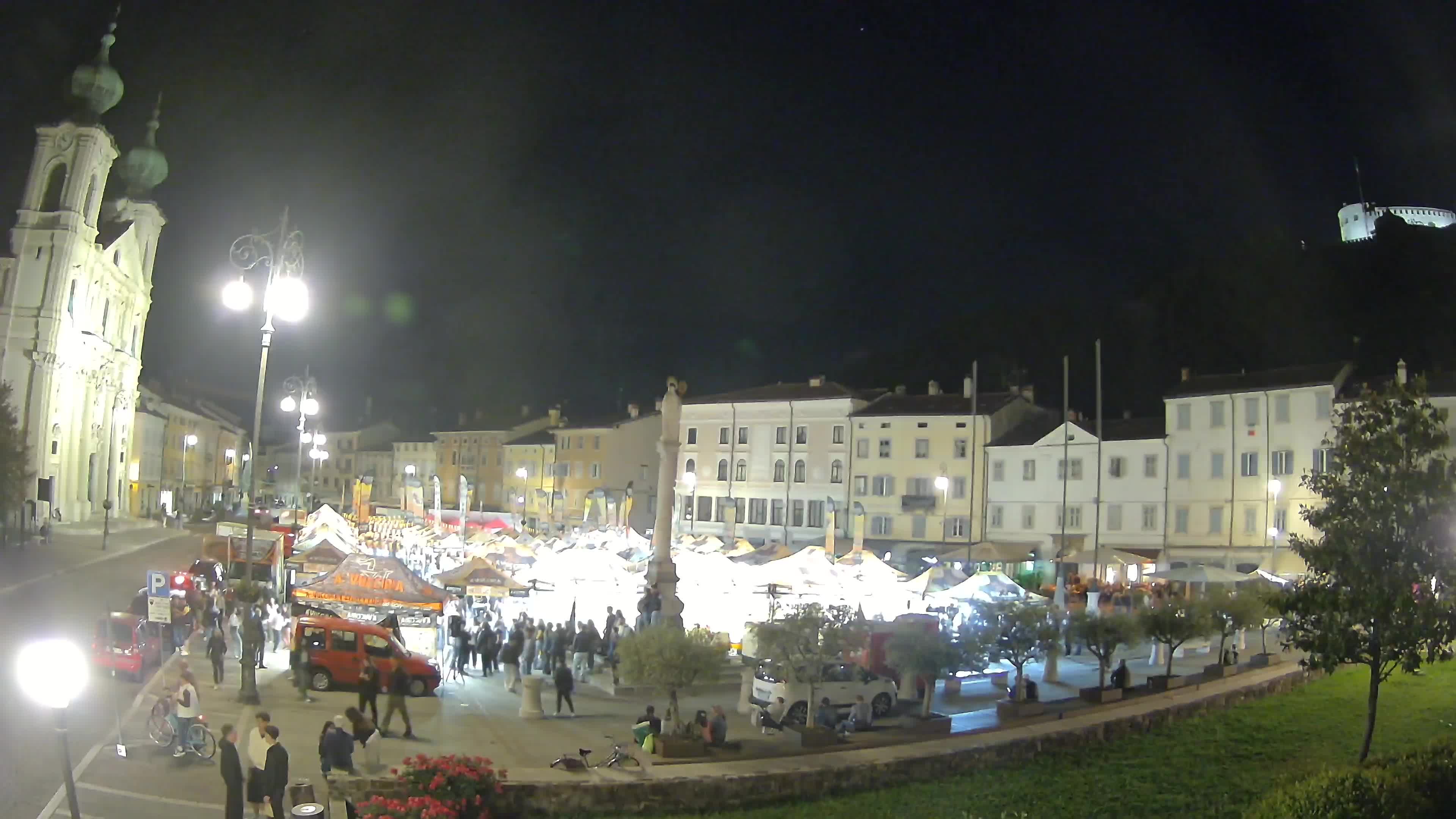 Gorizia Piazza della Vittoria e chiesa di S. Ignazio