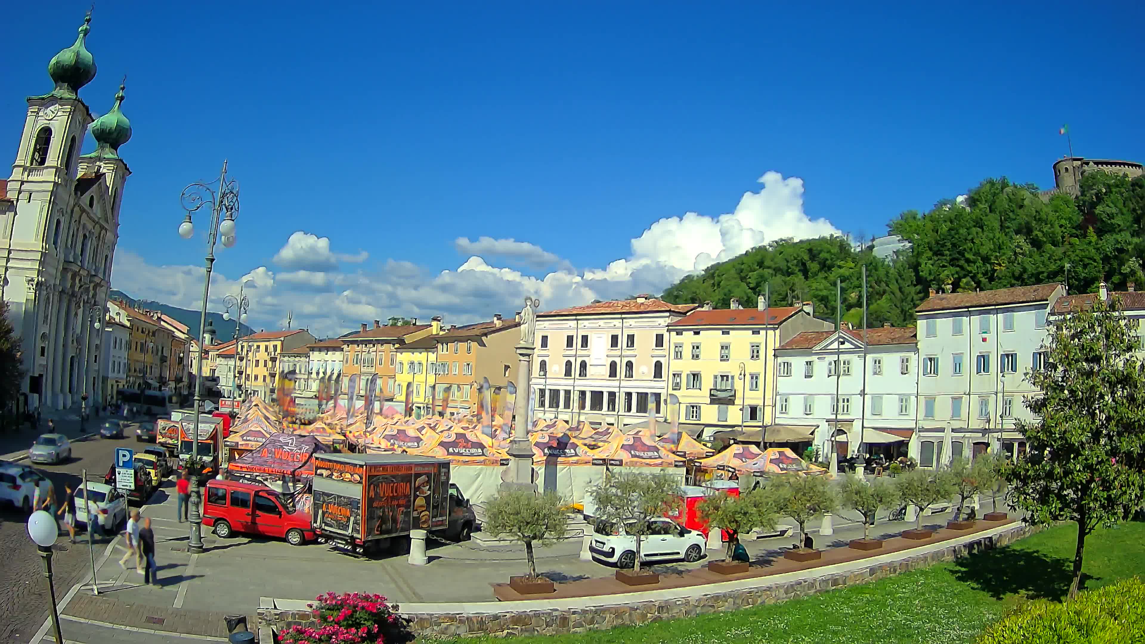 Gorizia – Plaza Vittoria – iglesia de San Pedro. Ignacio