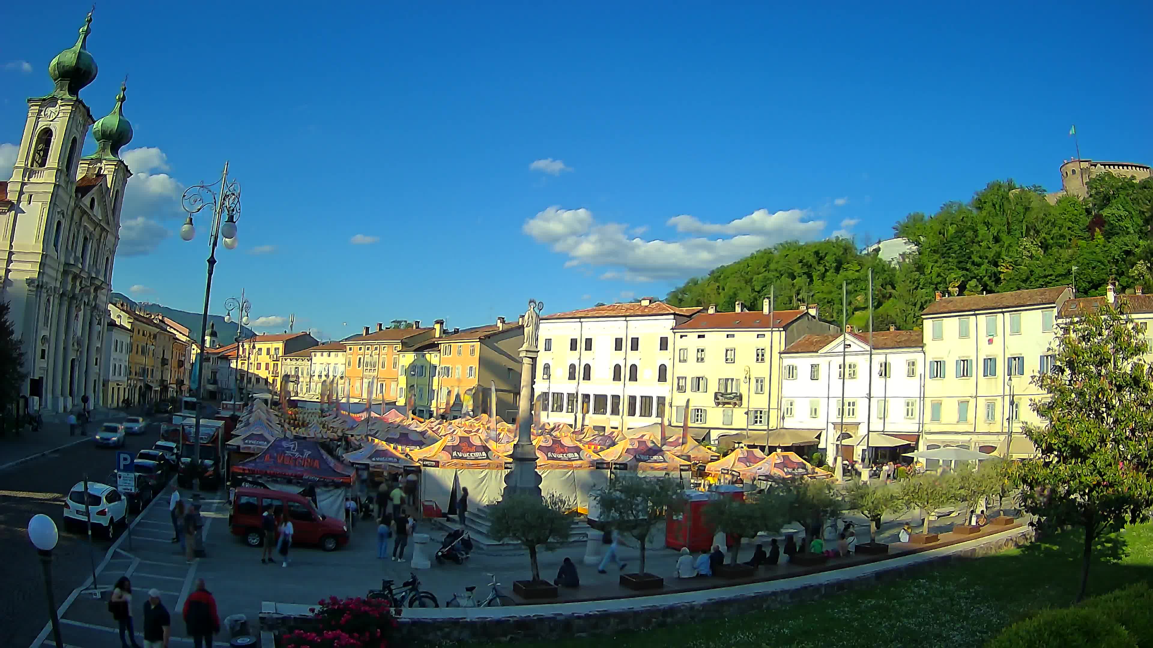 Gorizia – Plaza Vittoria – iglesia de San Pedro. Ignacio