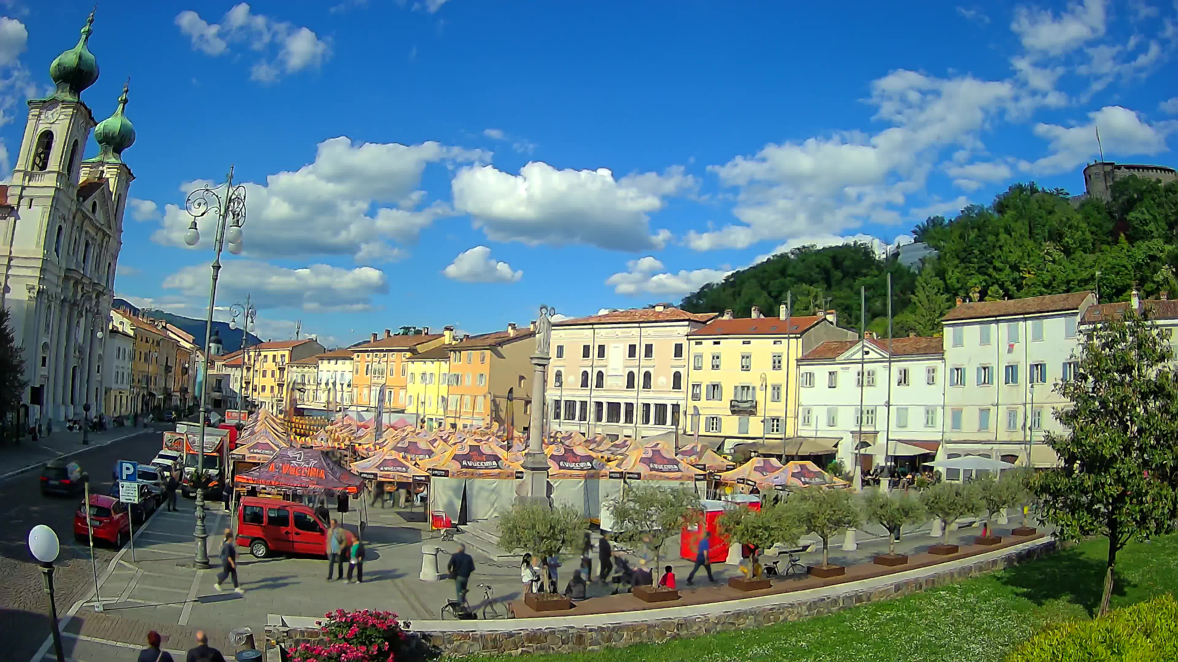 Gorizia Piazza della Vittoria e chiesa di S. Ignazio
