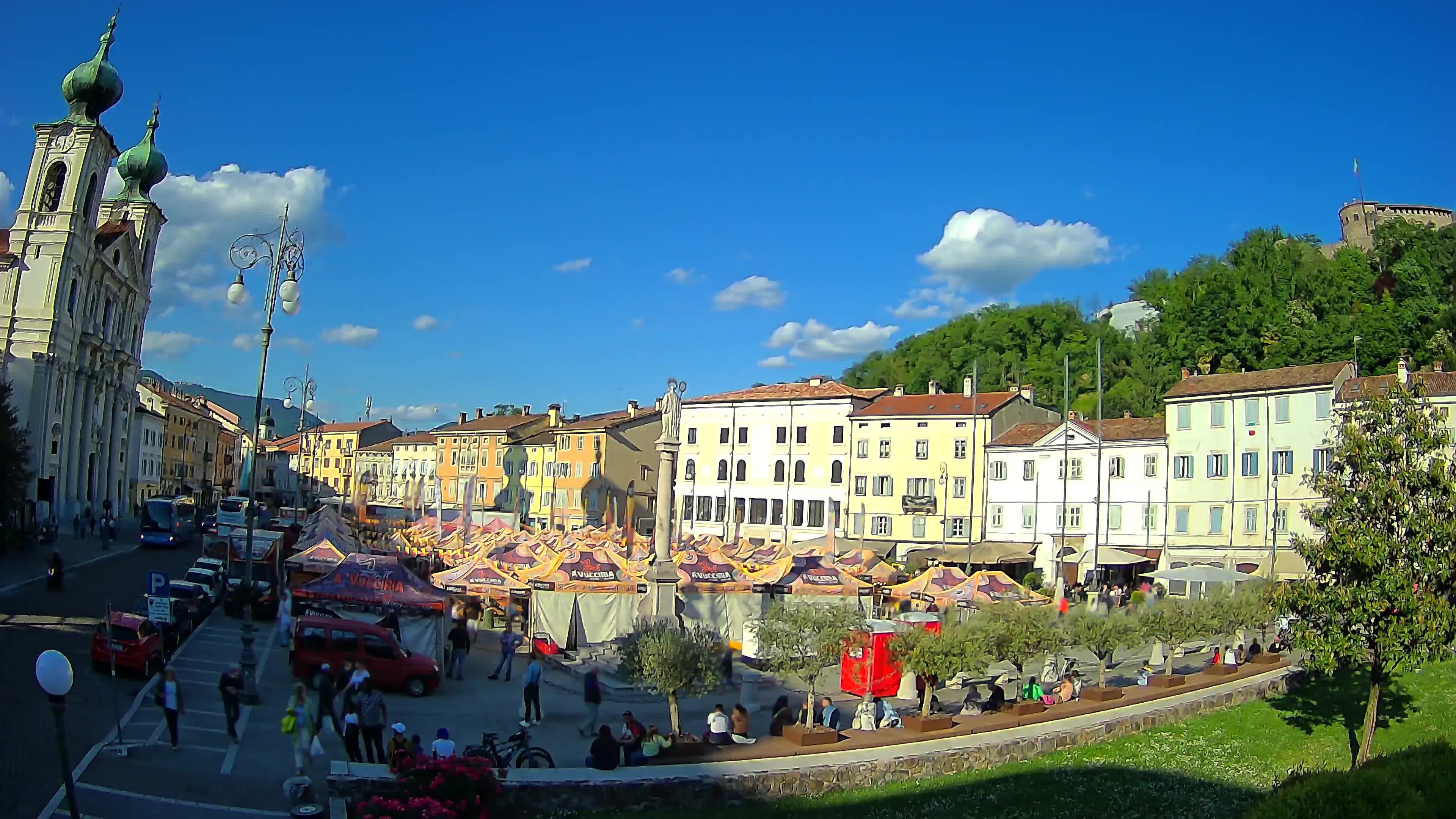 Gorizia Piazza della Vittoria e chiesa di S. Ignazio