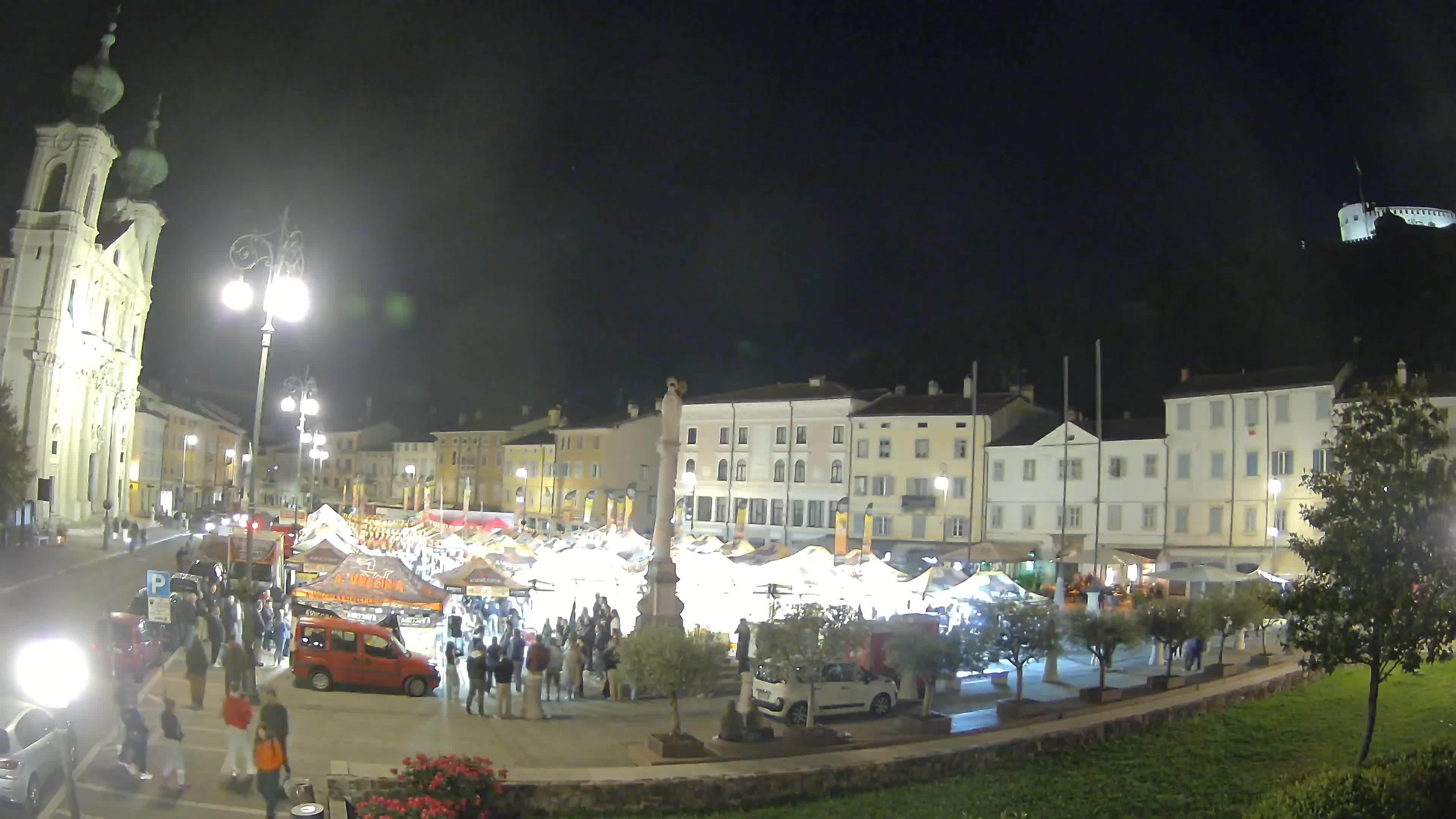 Gorizia Piazza della Vittoria e chiesa di S. Ignazio