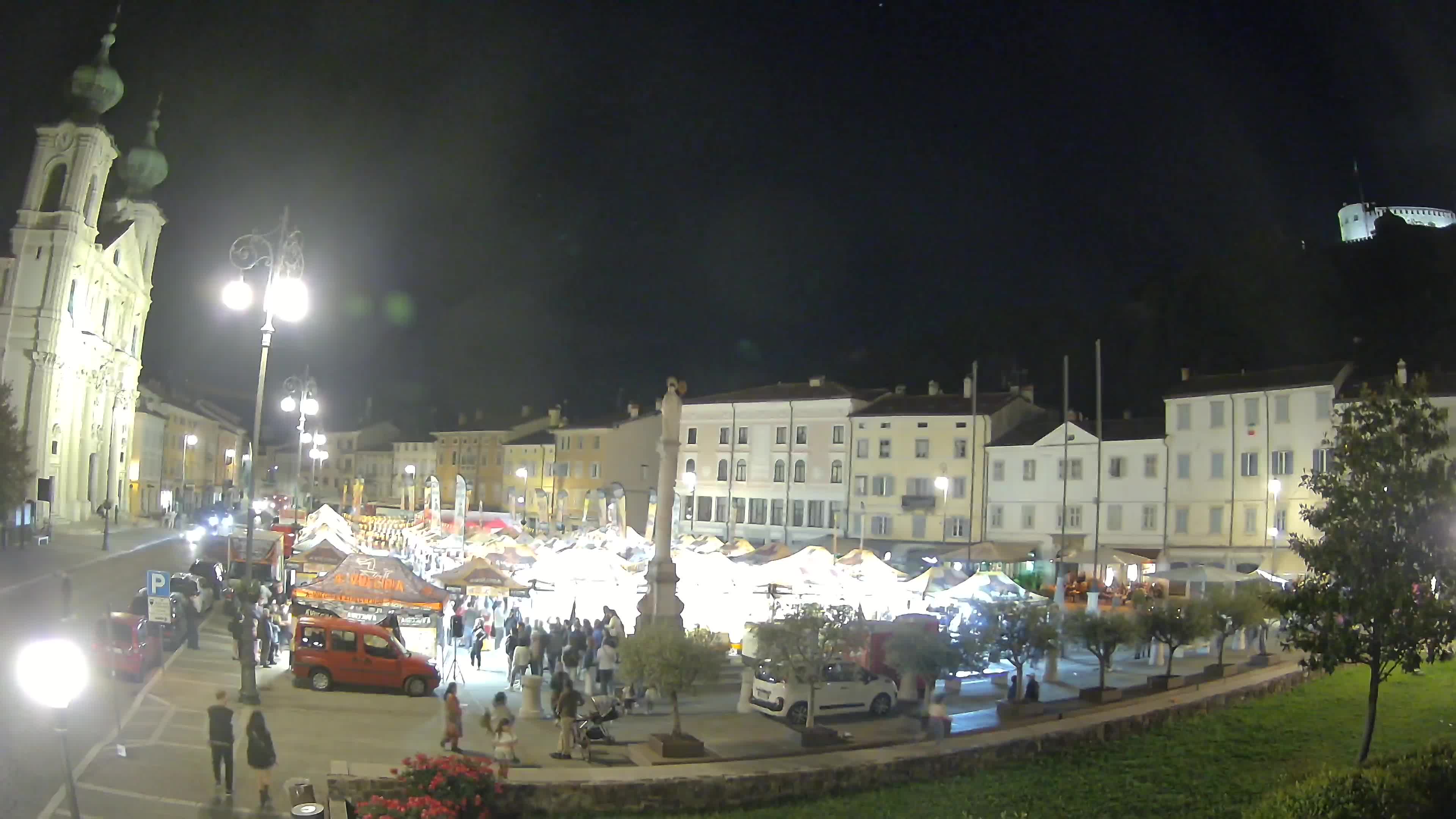 Kamera Gorica Travnik in cerkev sv. Ignacija