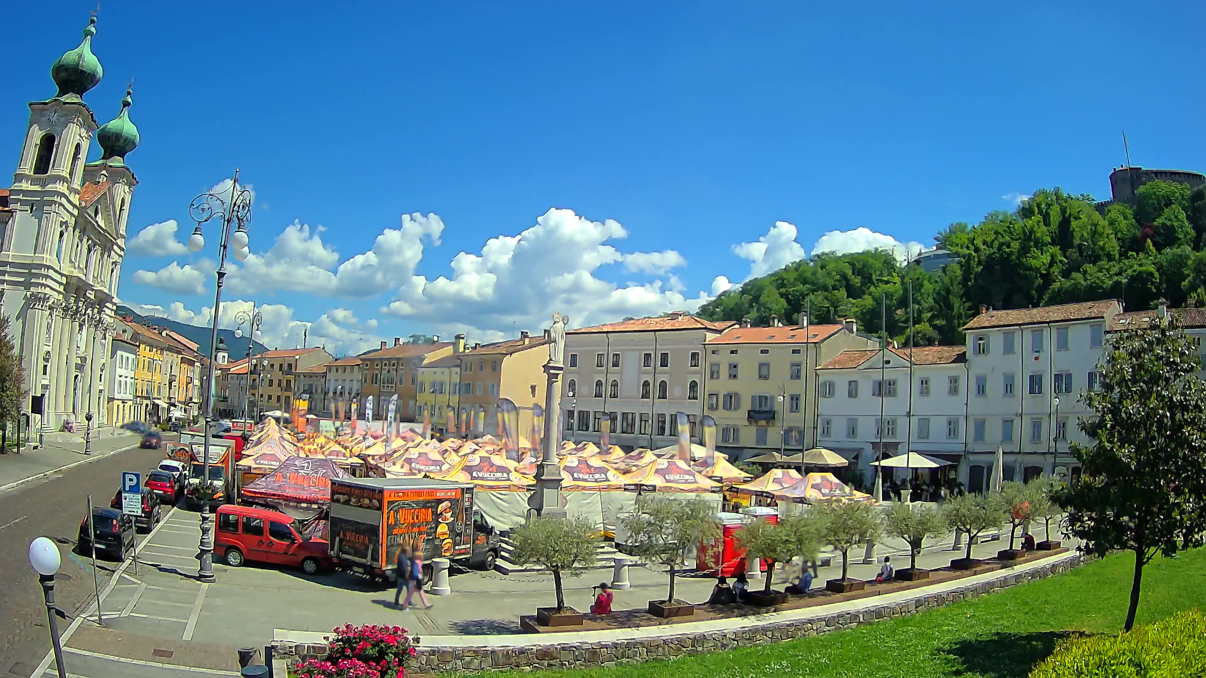 Gorizia Piazza della Vittoria e chiesa di S. Ignazio