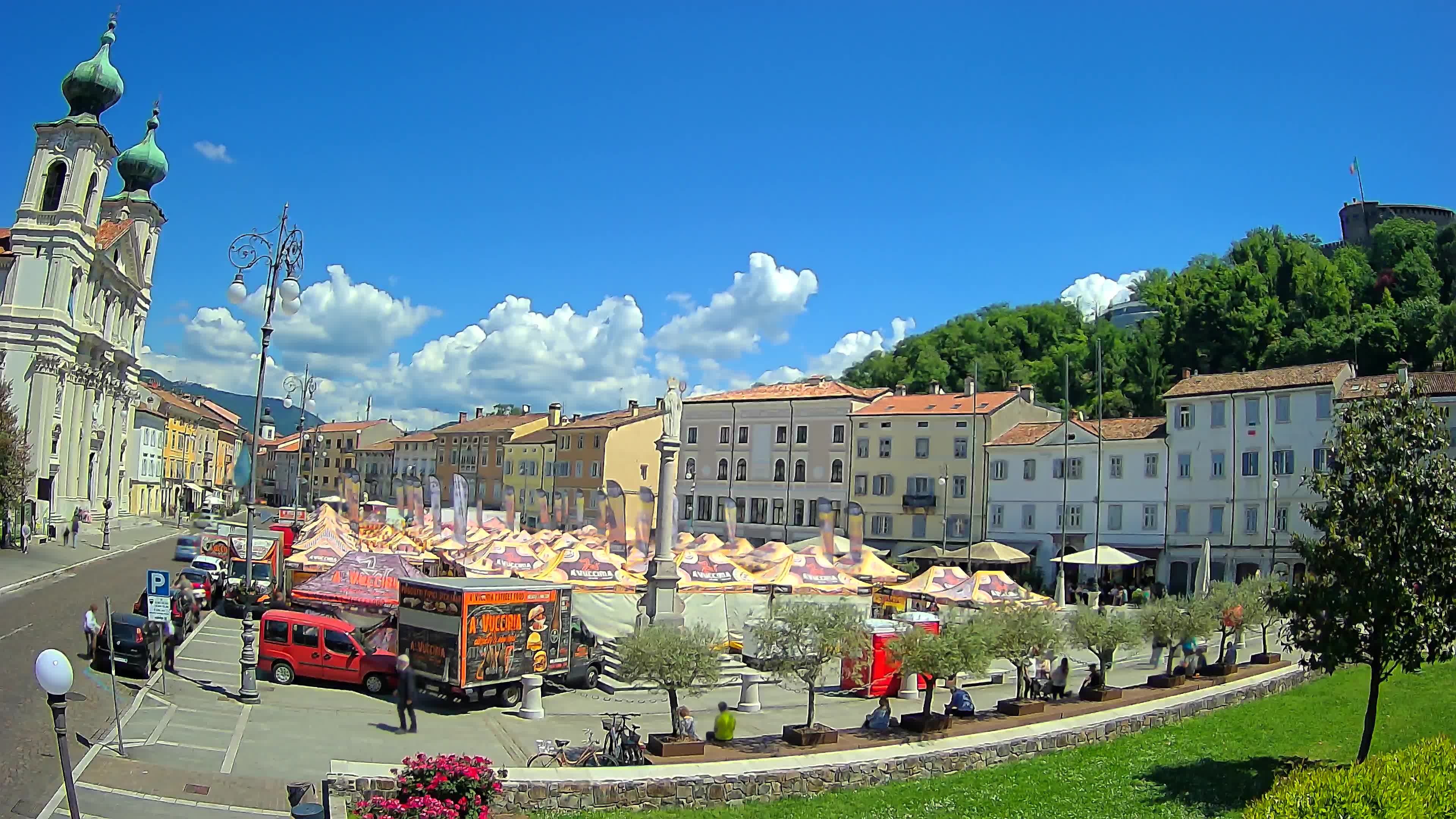 Gorizia Piazza della Vittoria e chiesa di S. Ignazio