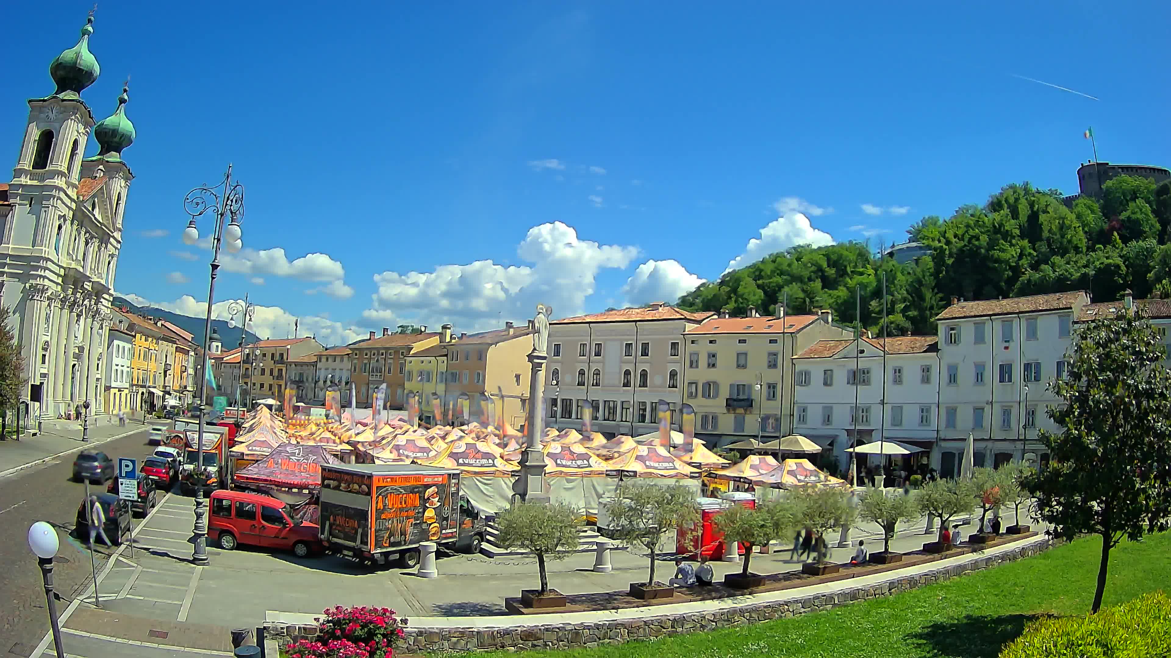 Gorizia – Plaza Vittoria – iglesia de San Pedro. Ignacio