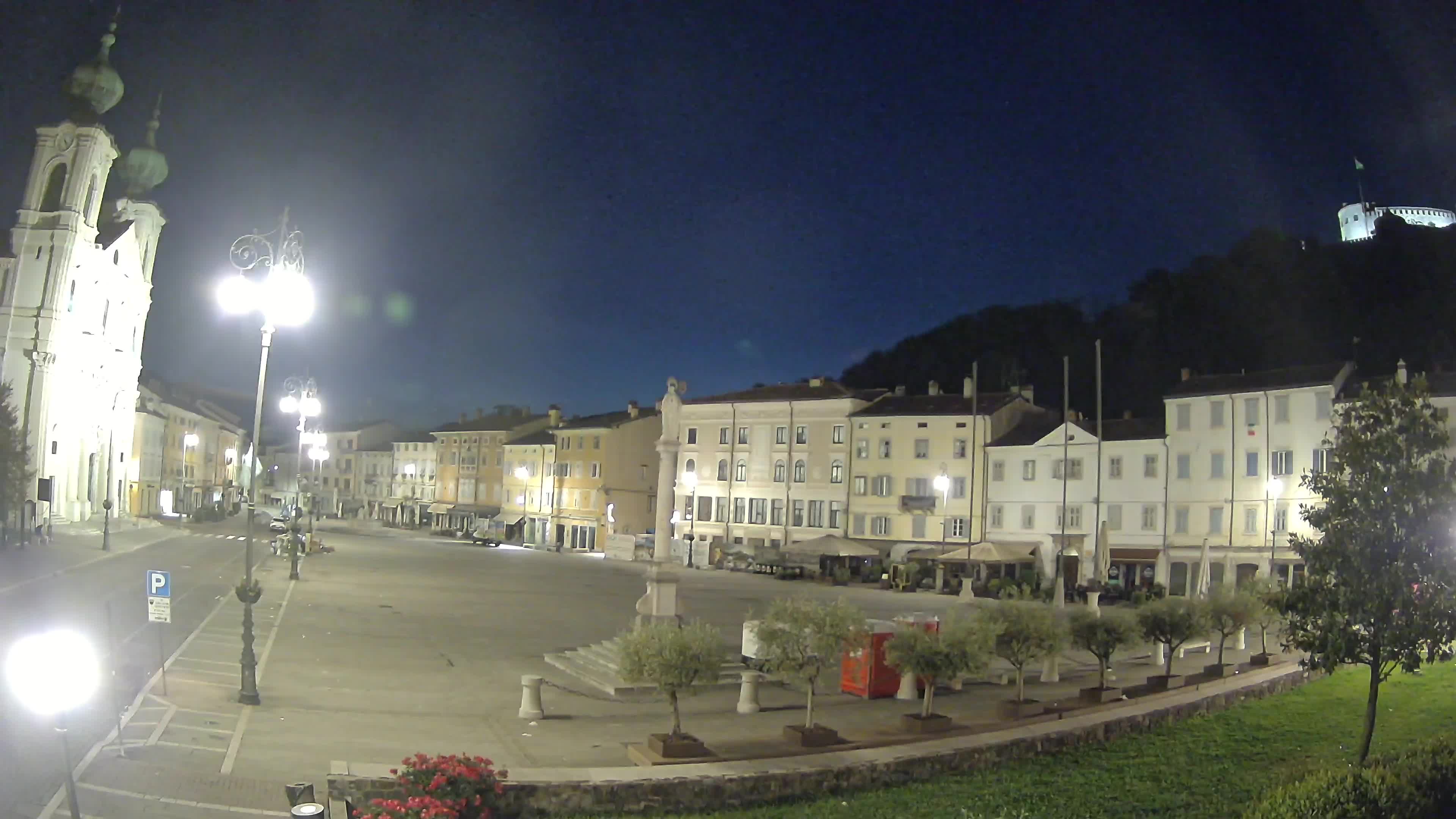 Gorizia Piazza della Vittoria e chiesa di S. Ignazio