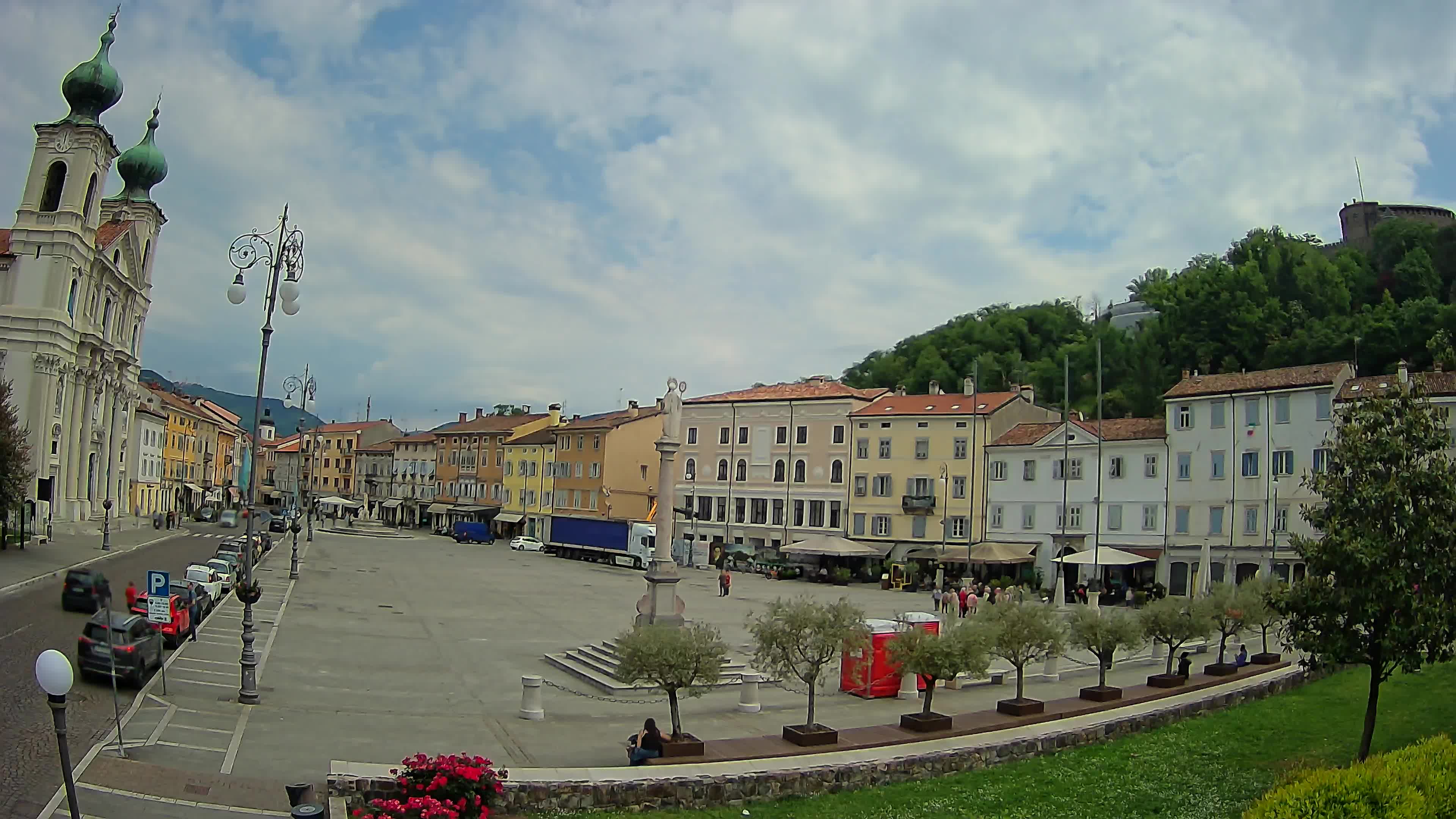 Gorizia – Plaza Vittoria – iglesia de San Pedro. Ignacio