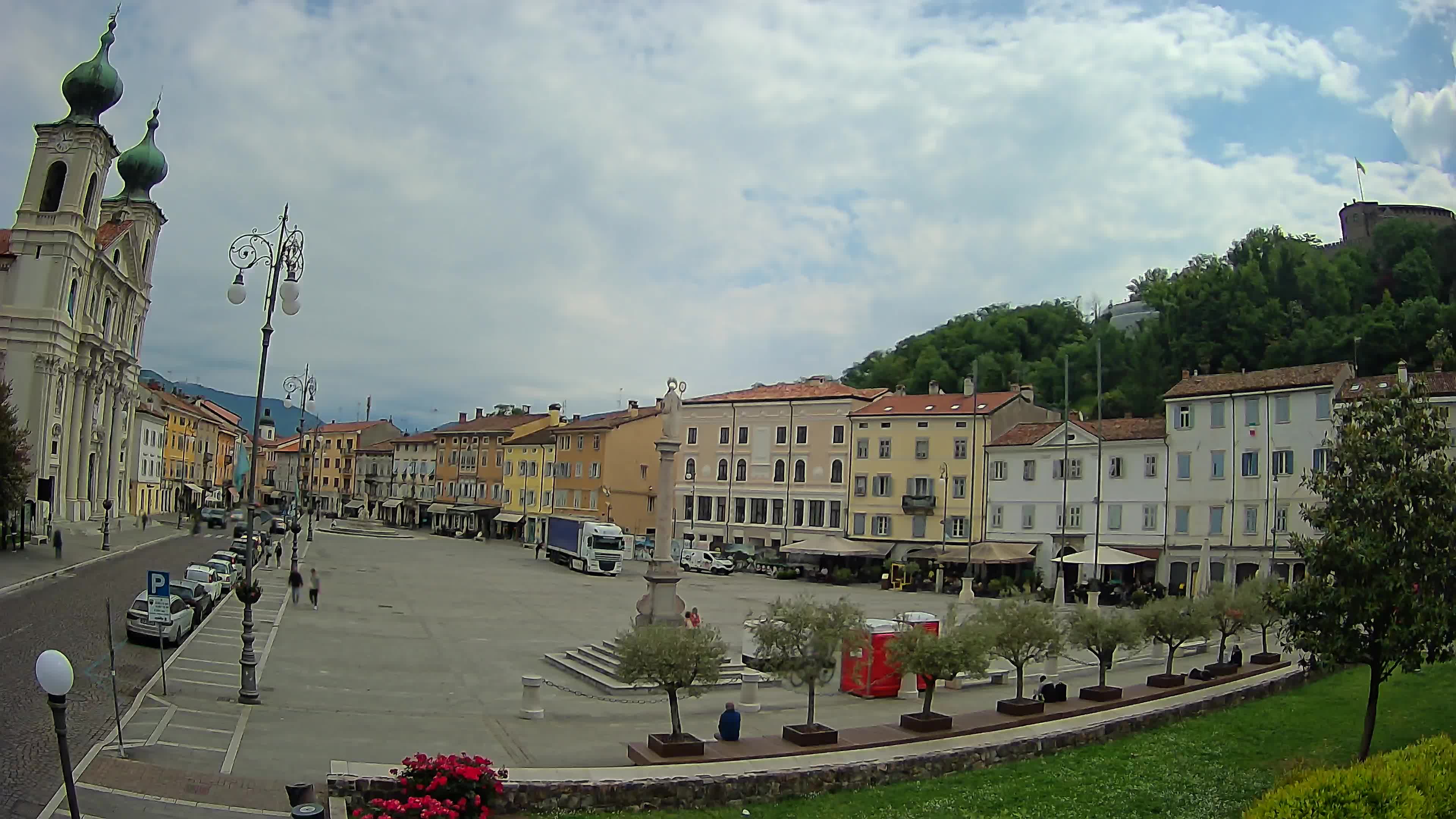 Gorizia – Plaza Vittoria – iglesia de San Pedro. Ignacio