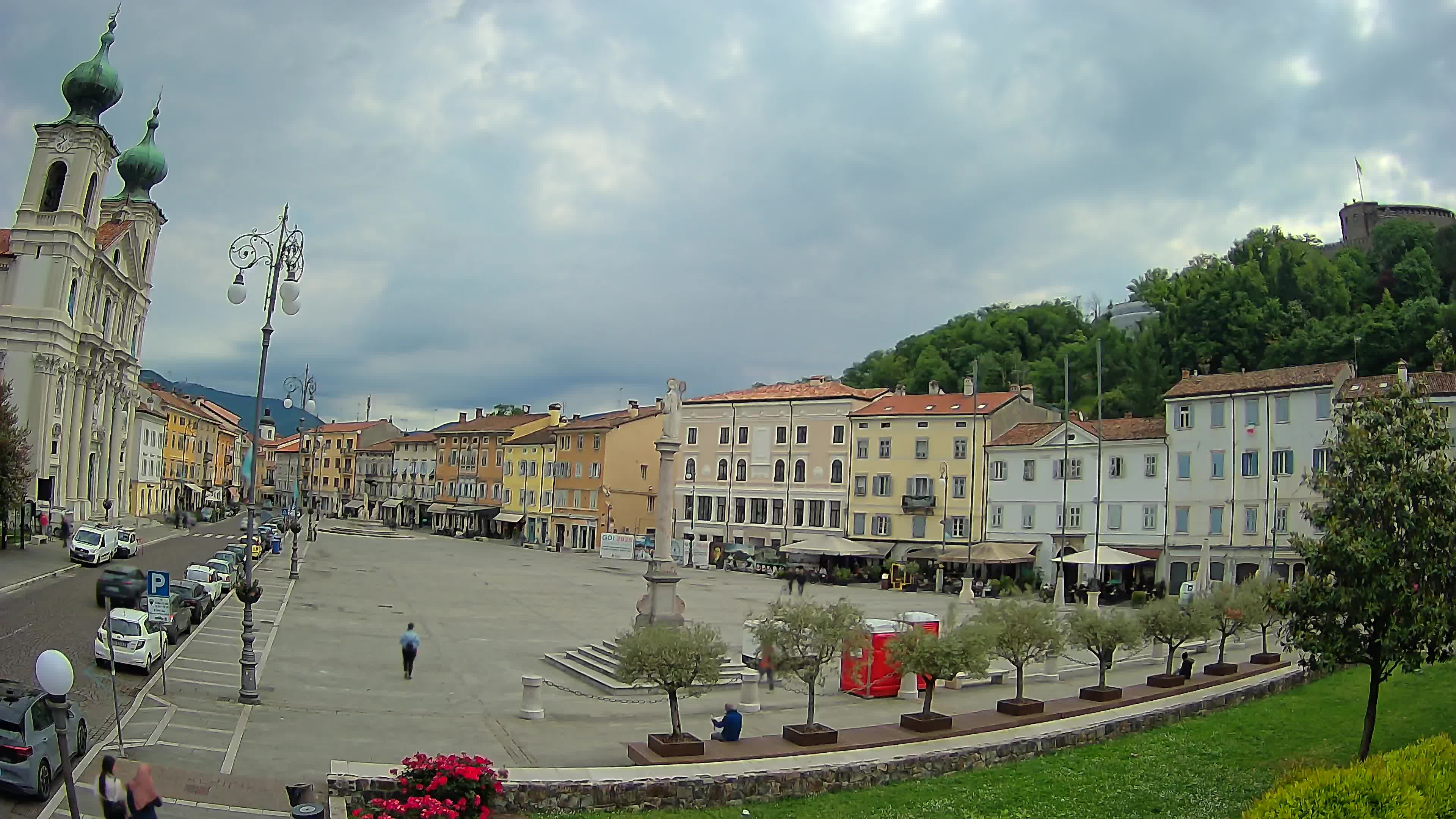 Gorizia Piazza della Vittoria e chiesa di S. Ignazio