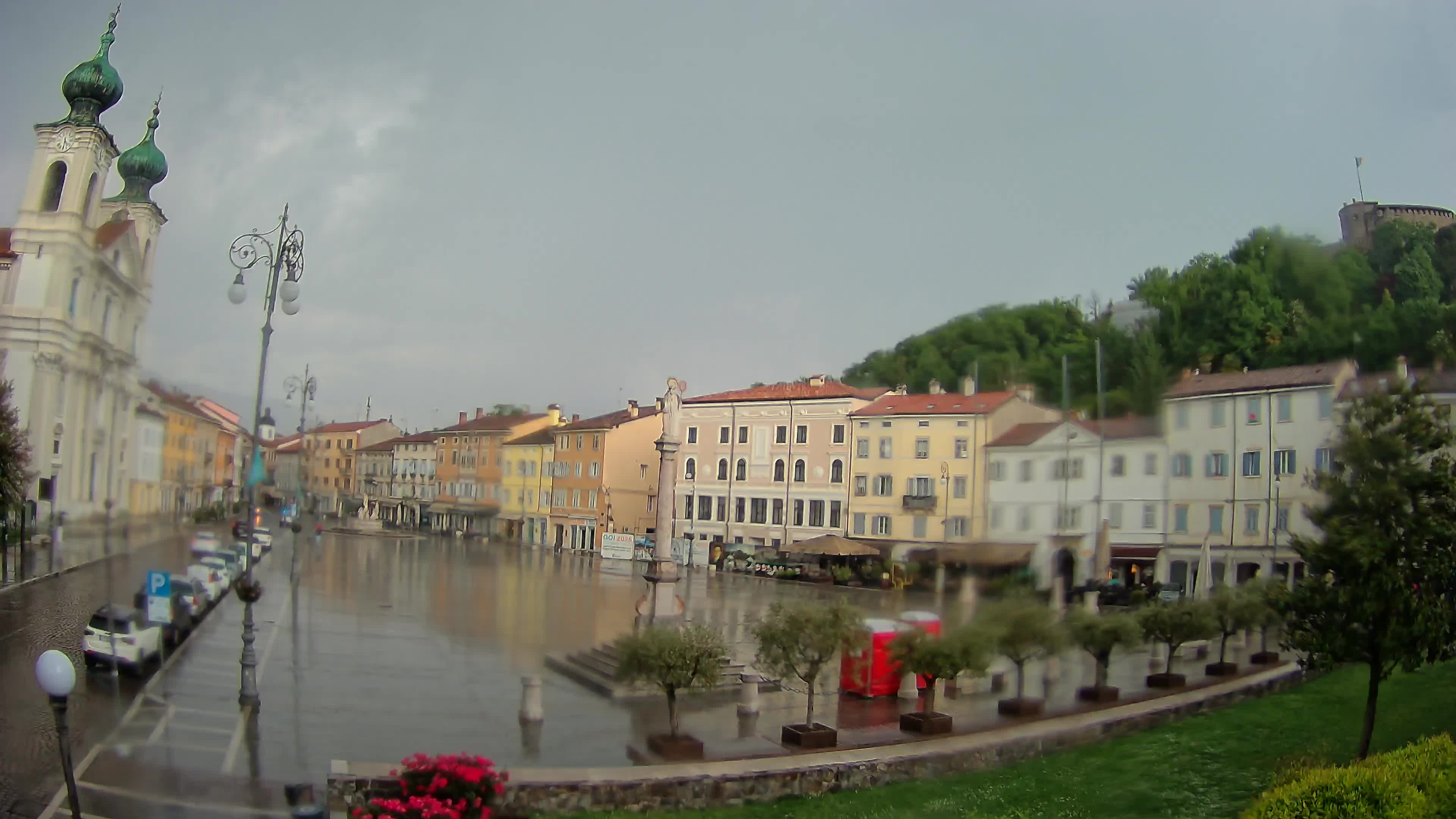 Gorizia Piazza della Vittoria e chiesa di S. Ignazio