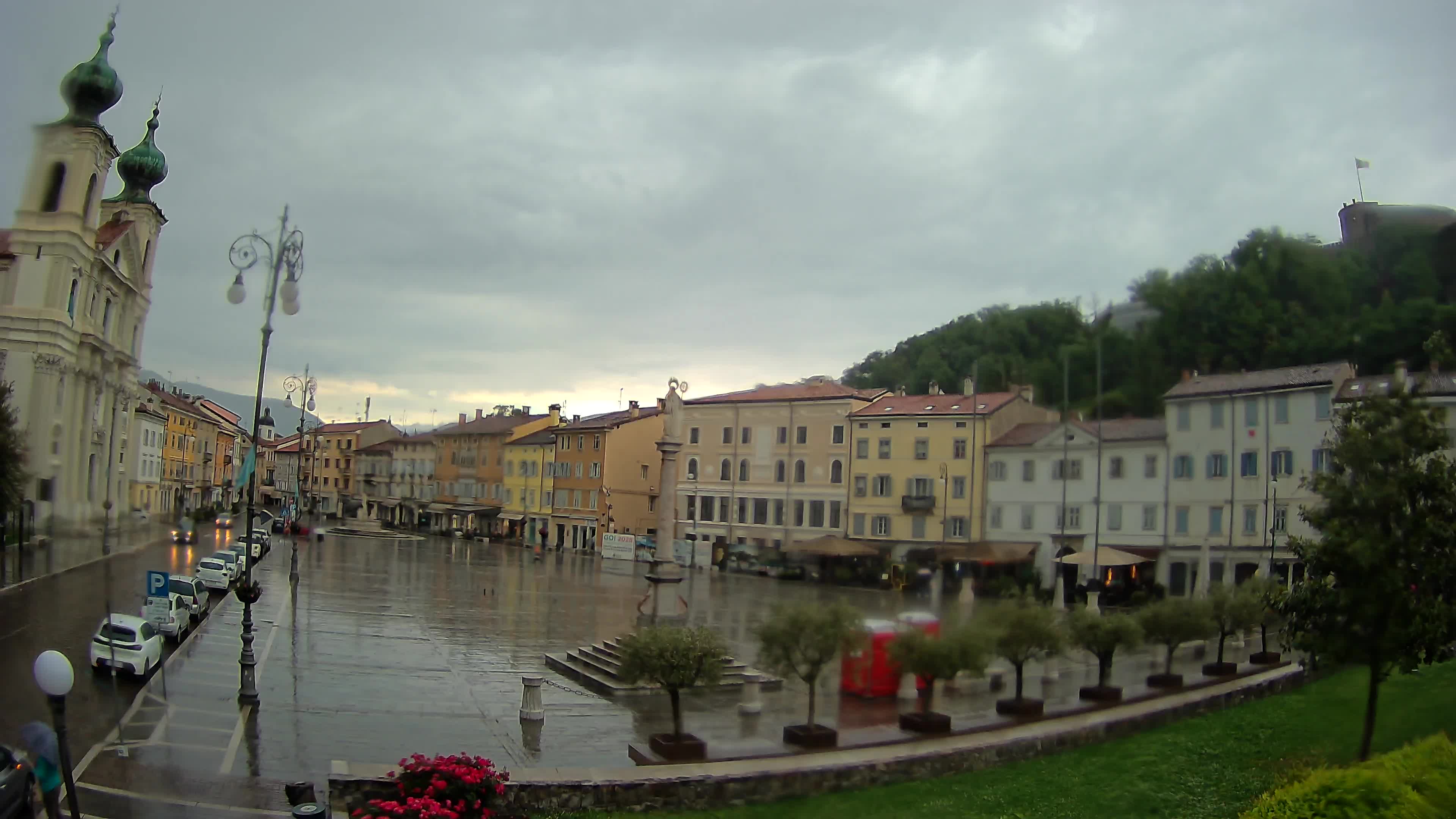 Gorizia – Plaza Vittoria – iglesia de San Pedro. Ignacio