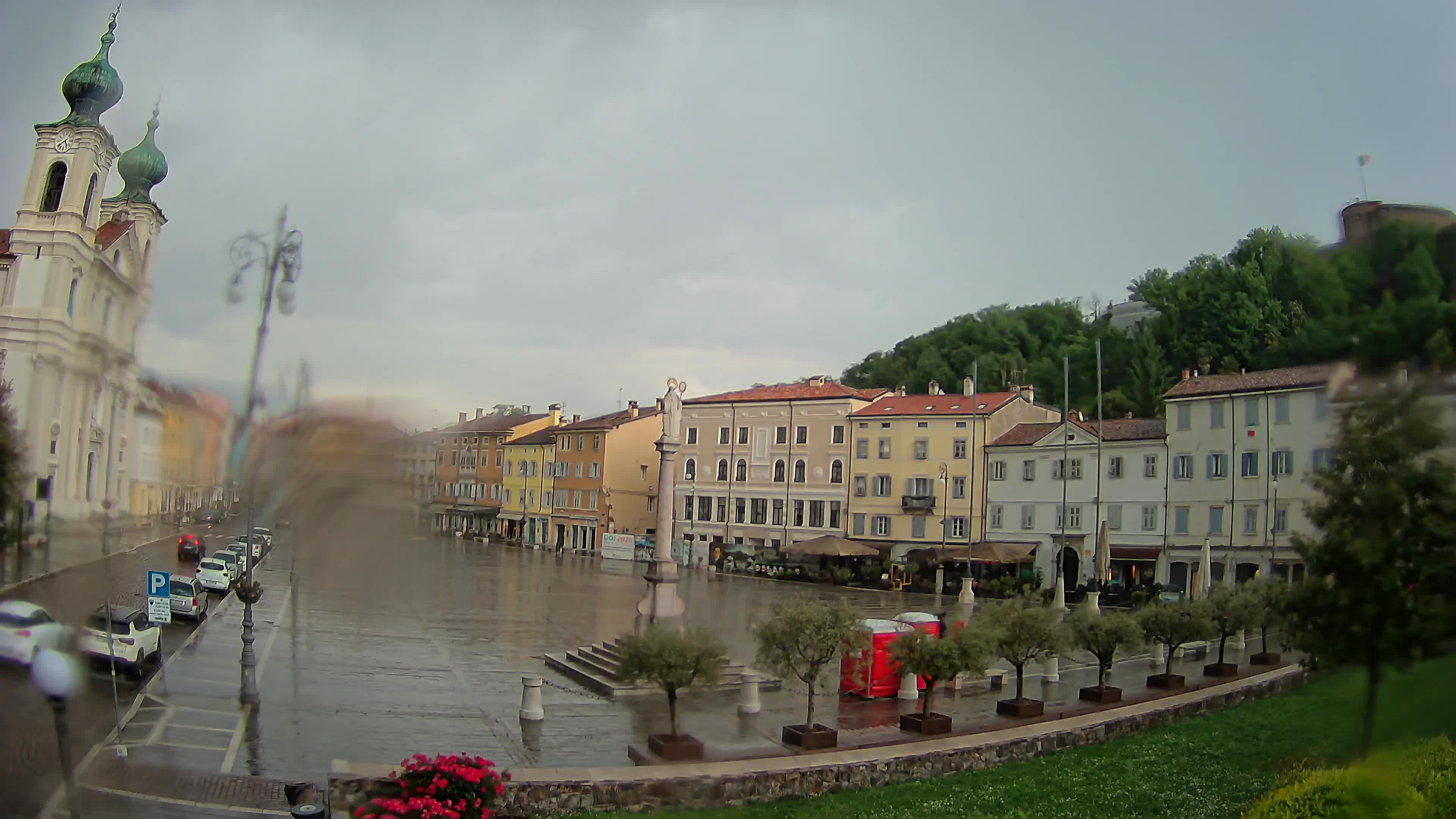 Gorizia Piazza della Vittoria e chiesa di S. Ignazio