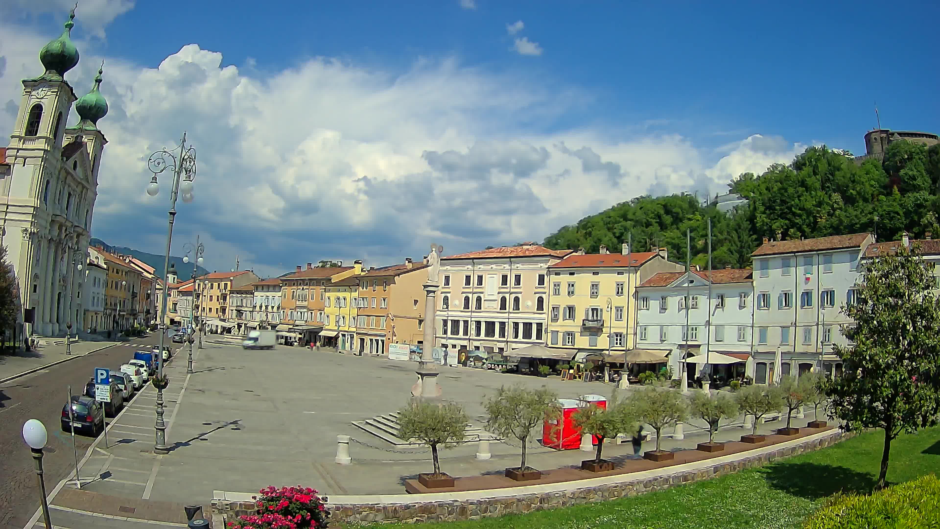 Gorizia Piazza della Vittoria e chiesa di S. Ignazio