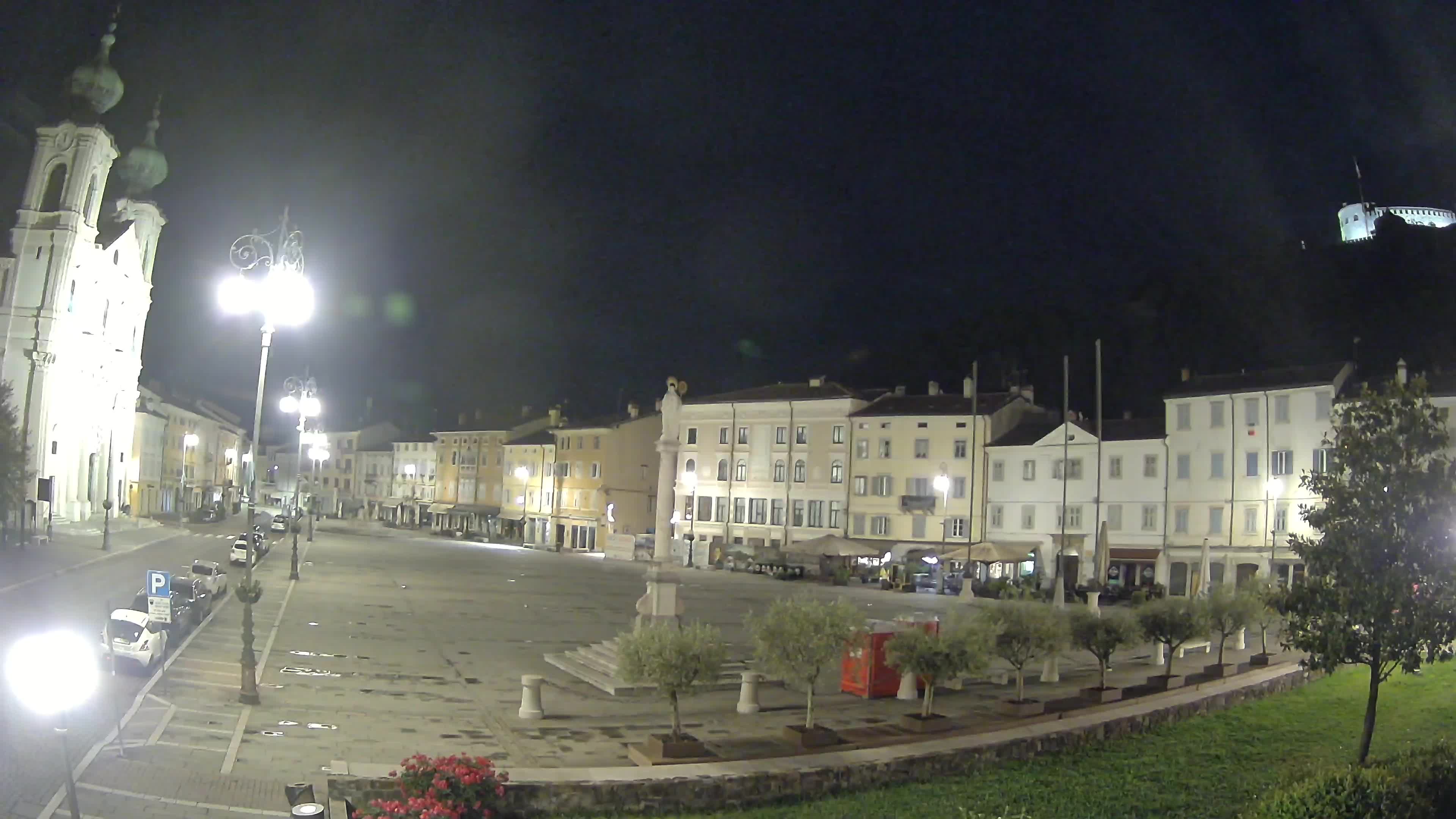 Gorizia Piazza della Vittoria e chiesa di S. Ignazio