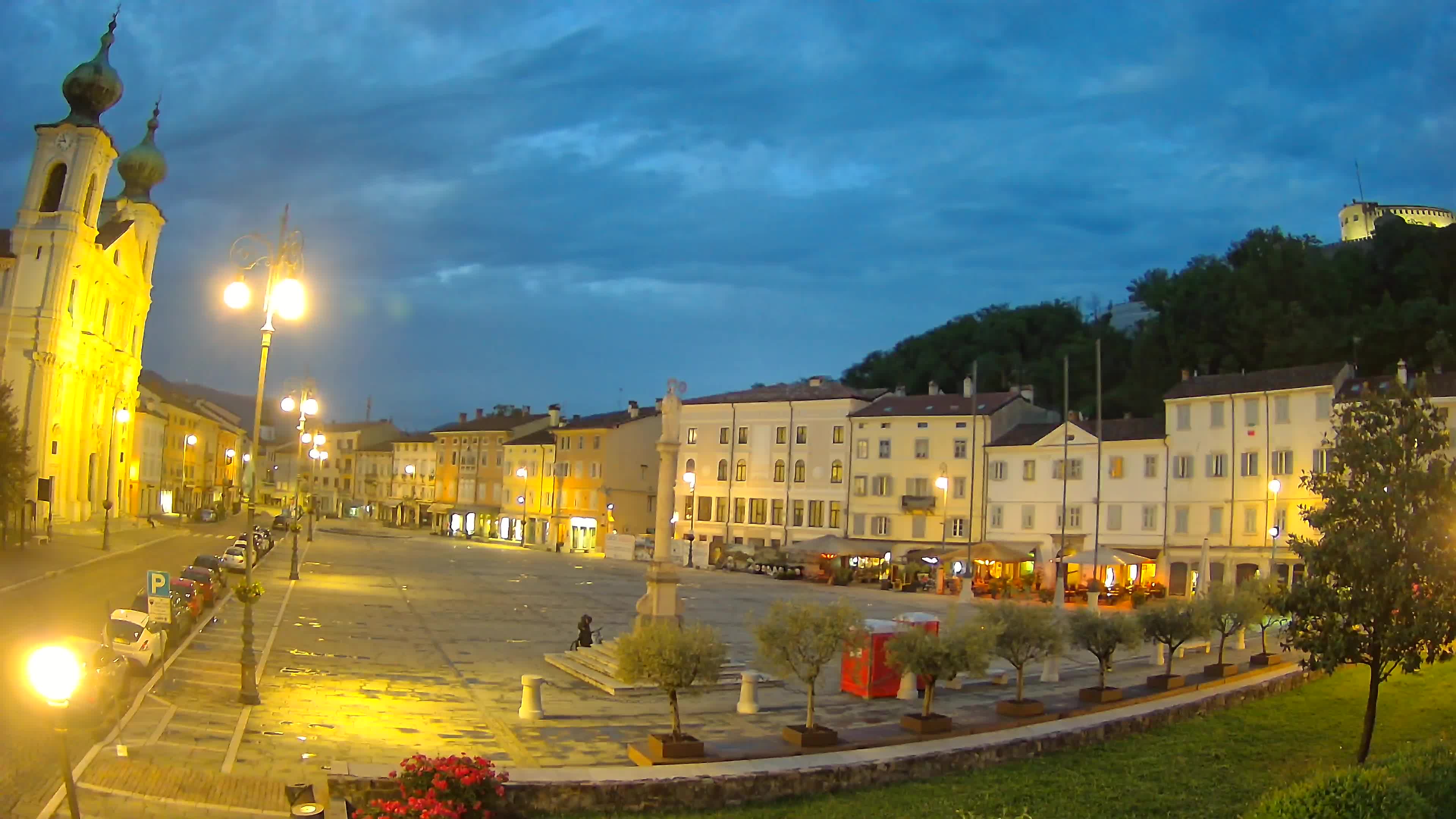 Gorizia Piazza della Vittoria e chiesa di S. Ignazio