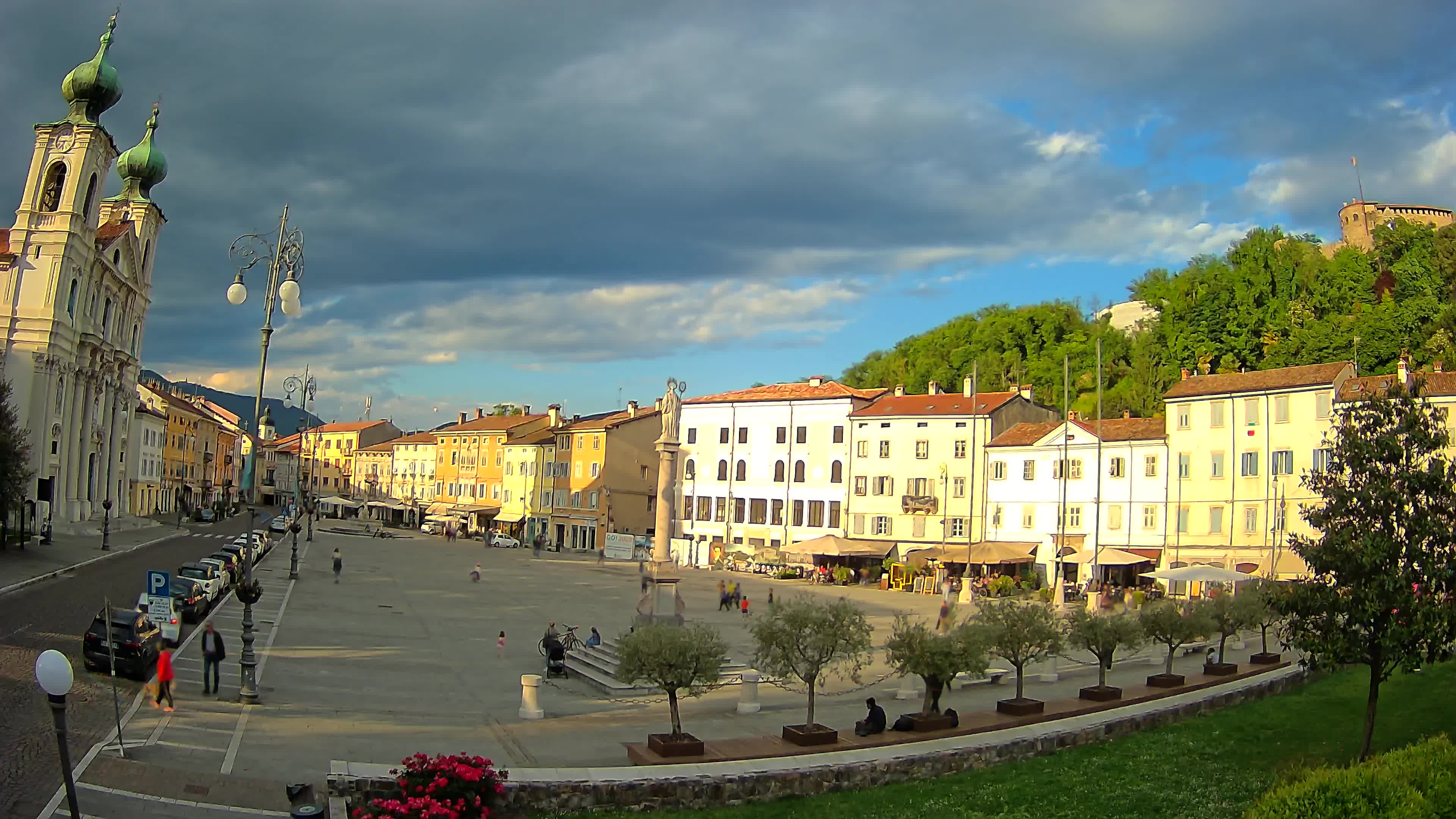Gorizia – Plaza Vittoria – iglesia de San Pedro. Ignacio