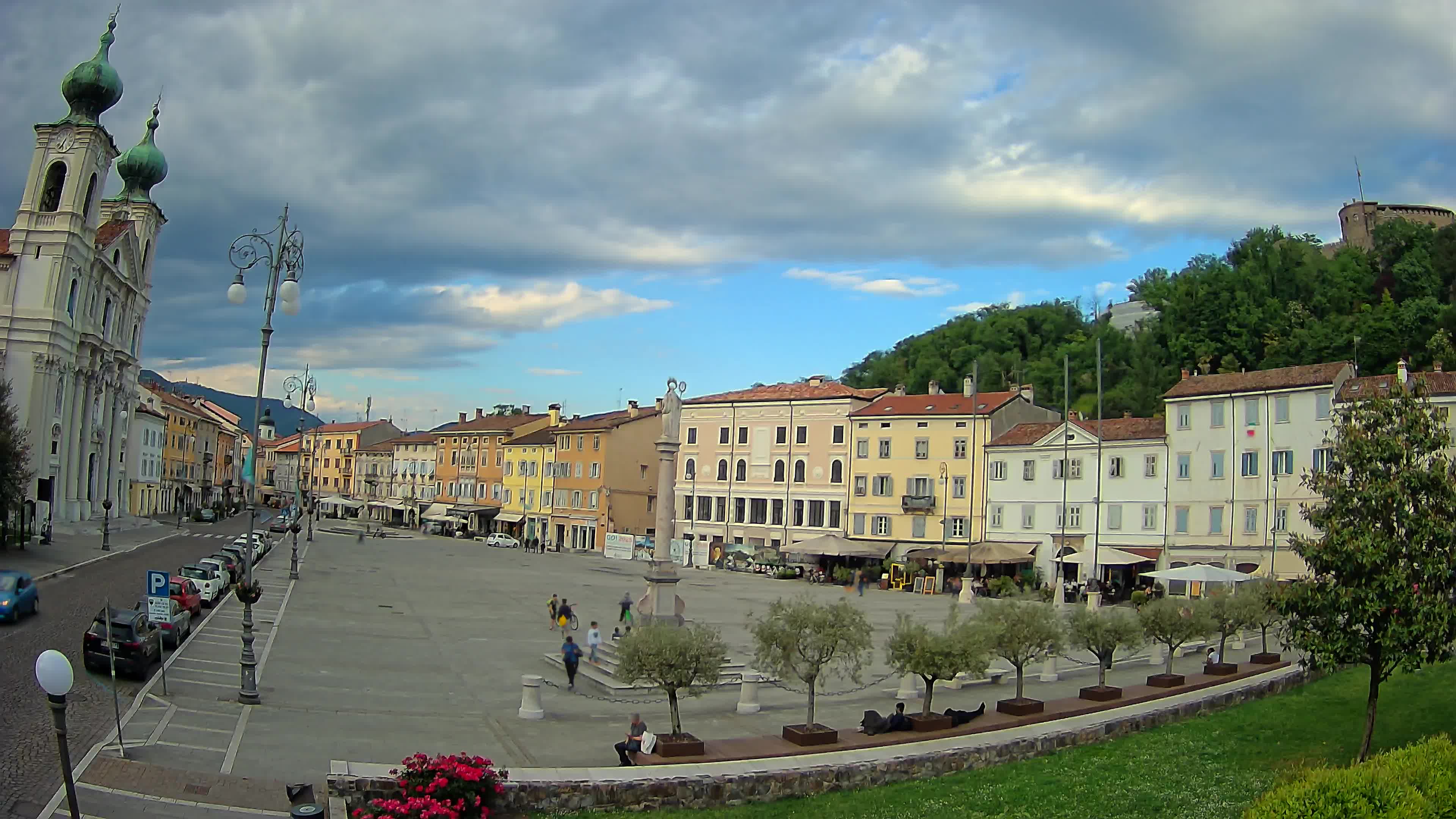 Gorizia Piazza della Vittoria e chiesa di S. Ignazio