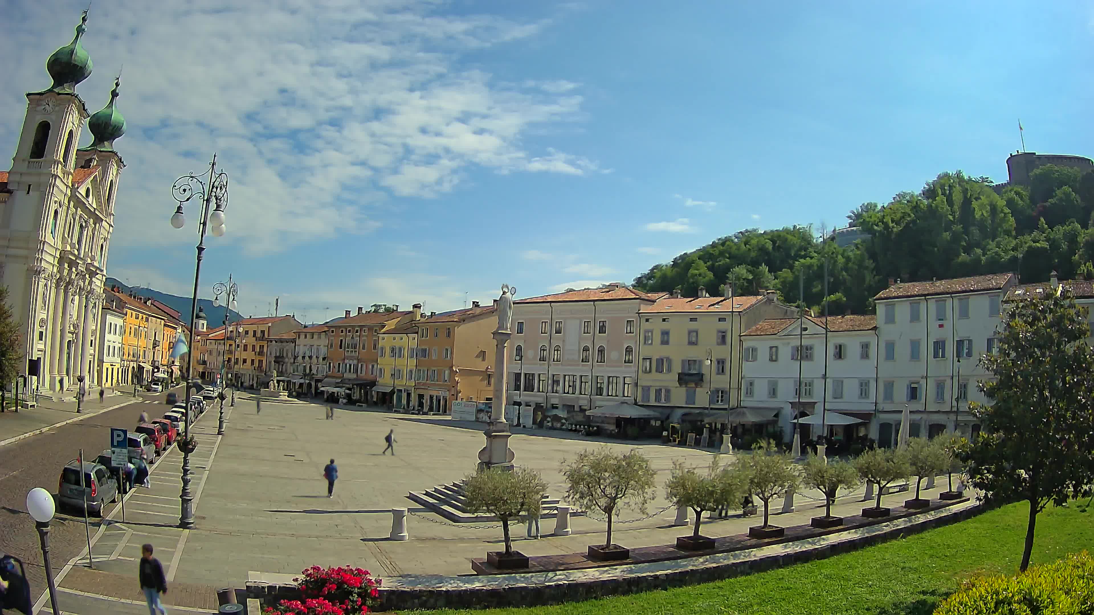 Kamera Gorica Travnik in cerkev sv. Ignacija