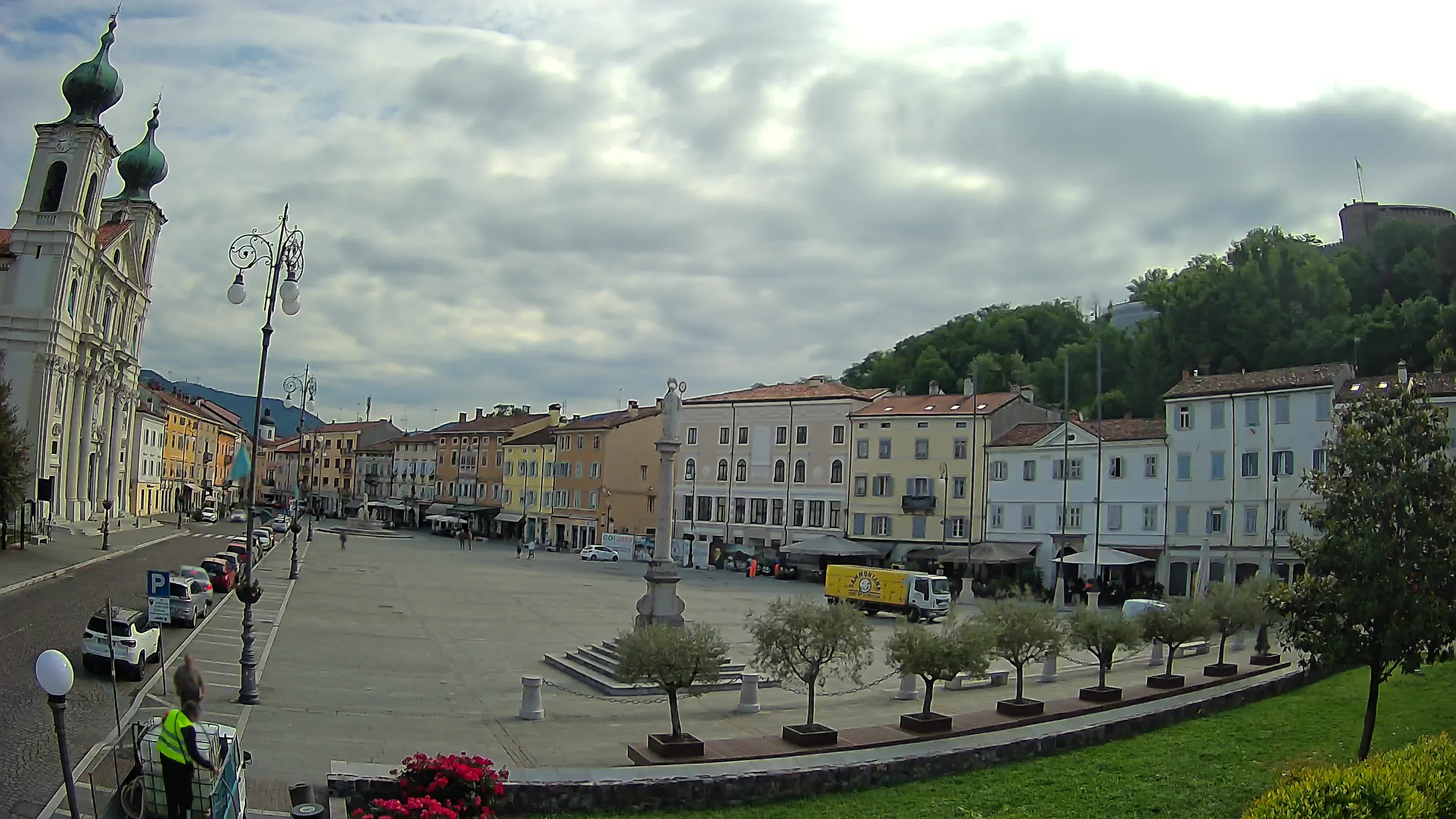 Gorizia – Plaza Vittoria – iglesia de San Pedro. Ignacio