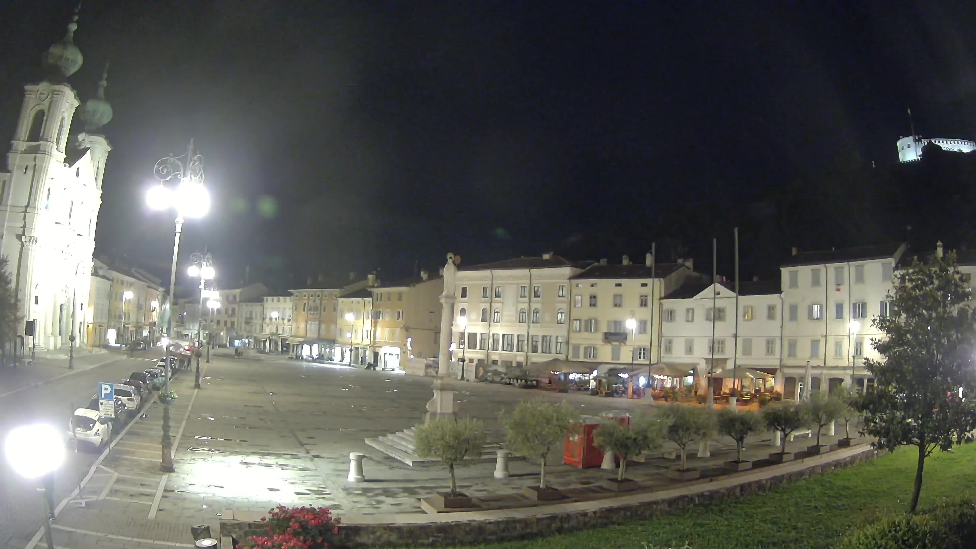 Kamera Gorica Travnik in cerkev sv. Ignacija