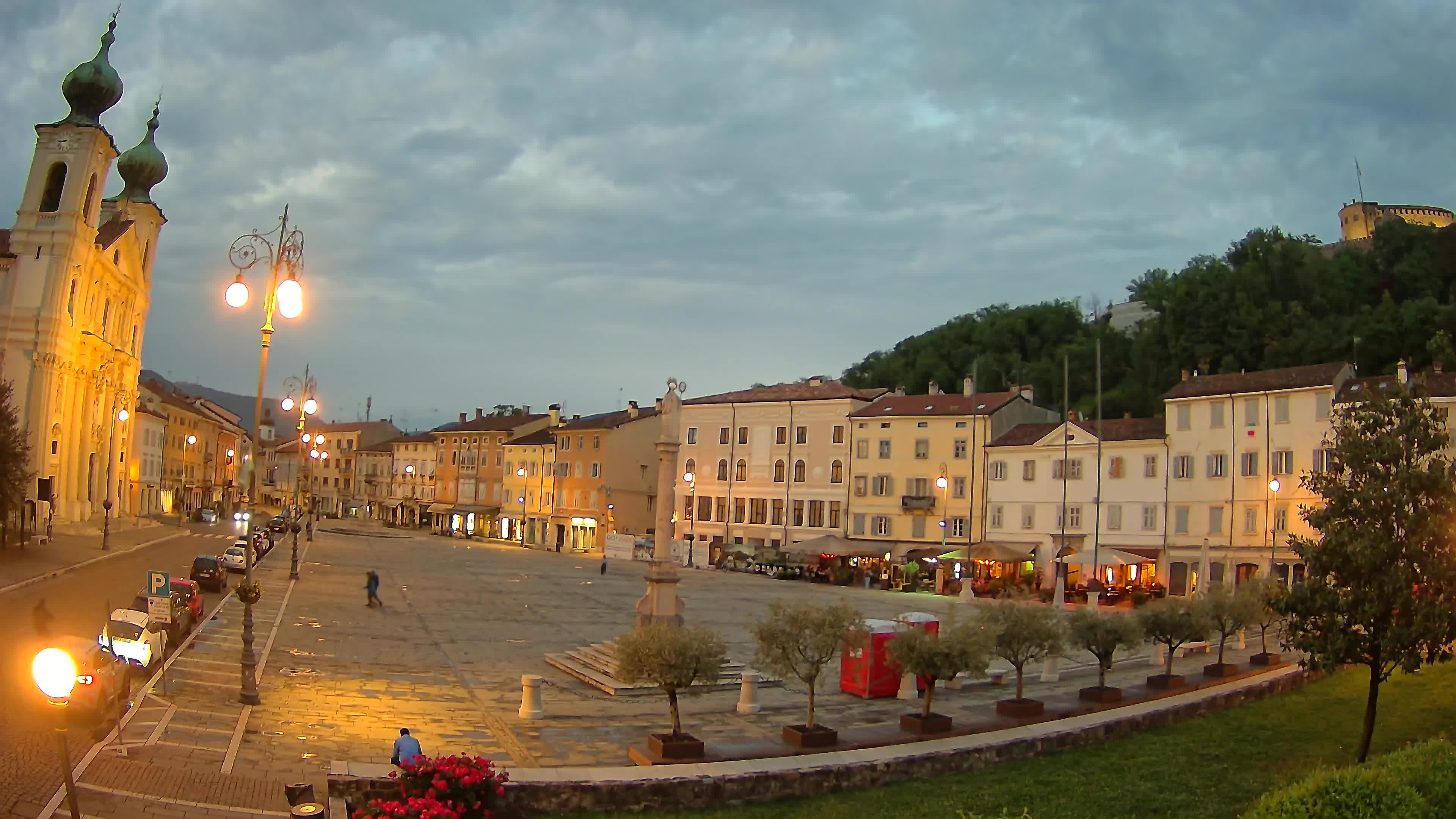 Gorizia Piazza della Vittoria e chiesa di S. Ignazio