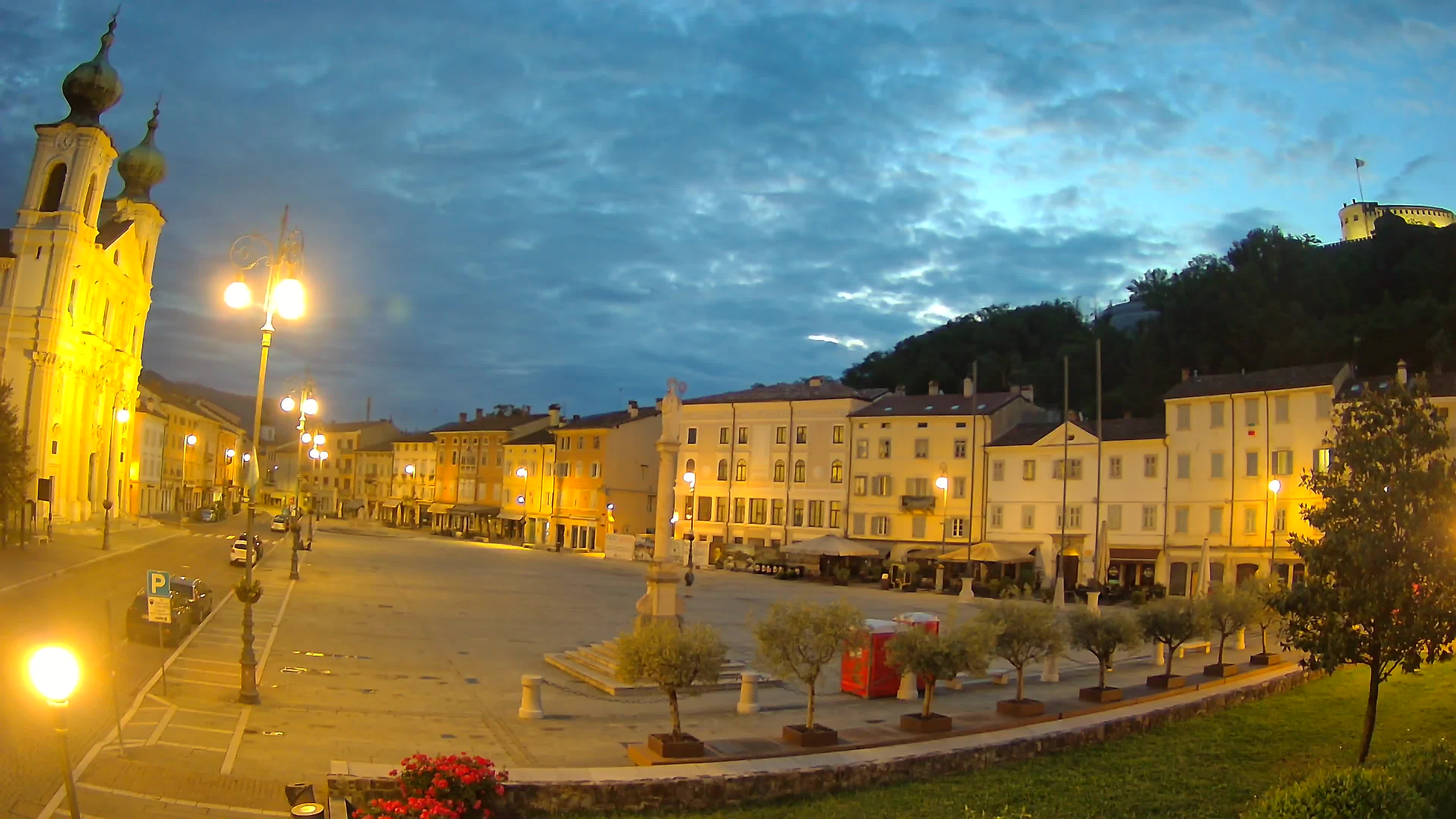 Gorizia Piazza della Vittoria e chiesa di S. Ignazio
