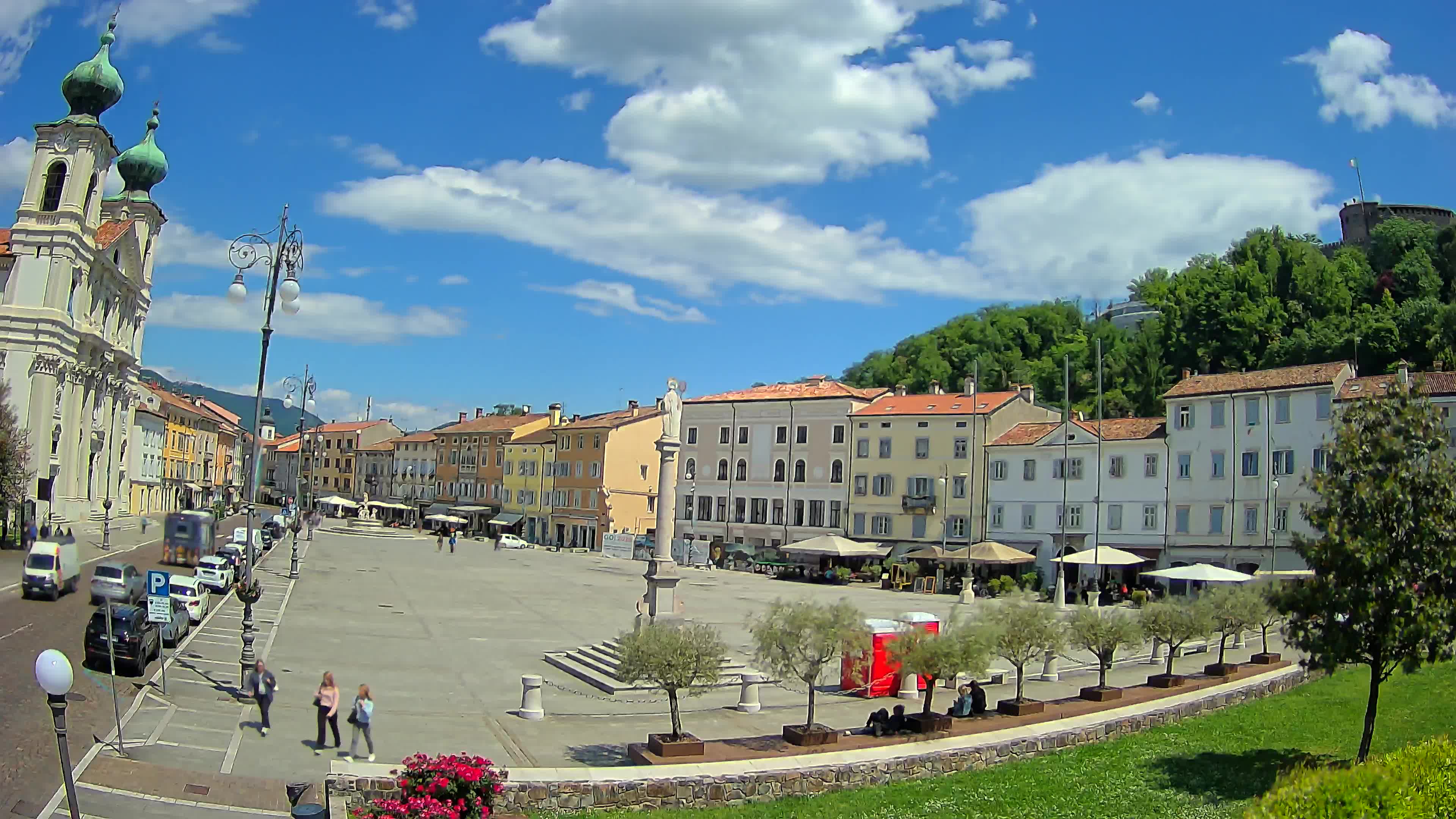 Gorizia – Plaza Vittoria – iglesia de San Pedro. Ignacio