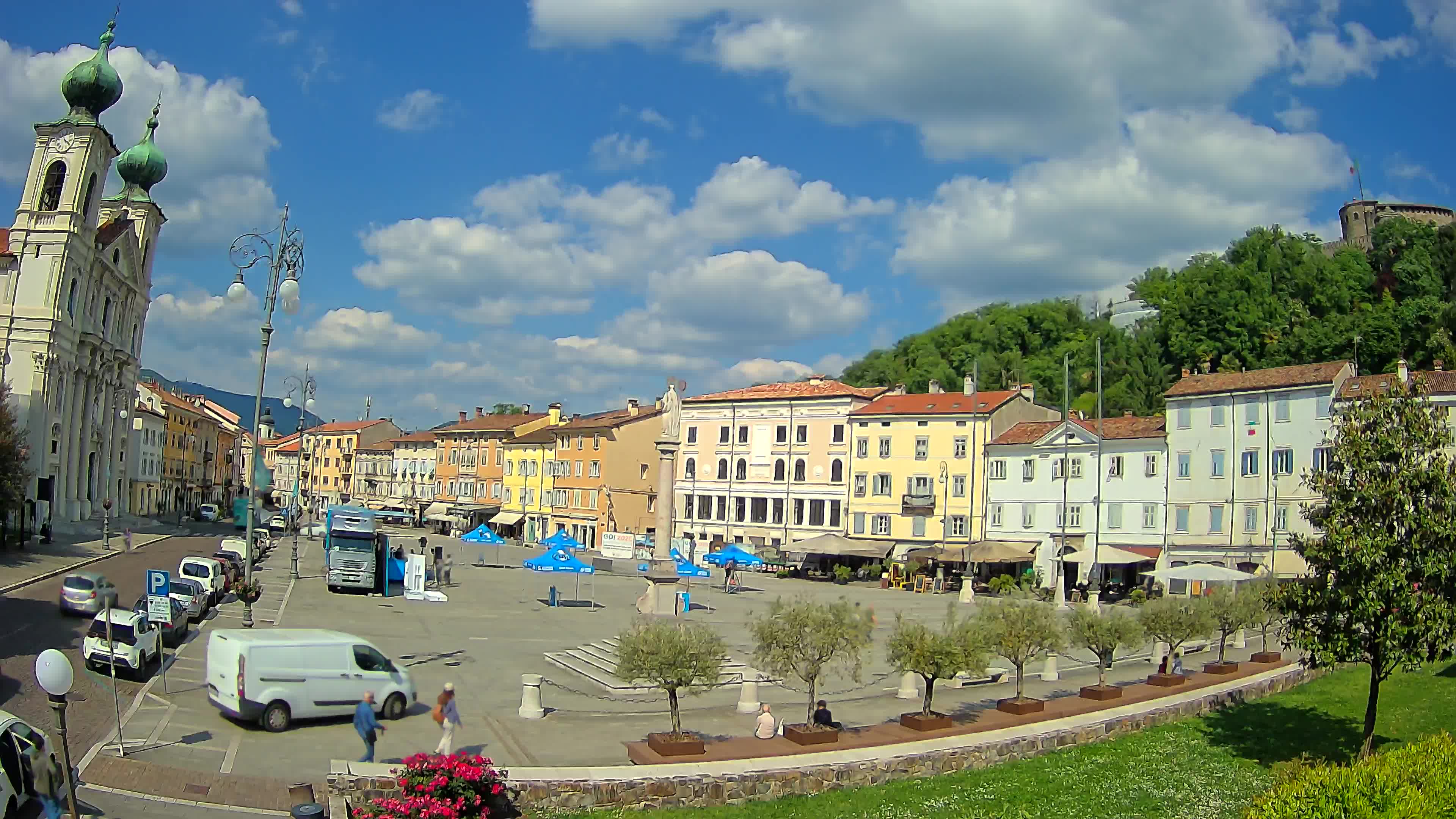 Gorizia Piazza della Vittoria e chiesa di S. Ignazio