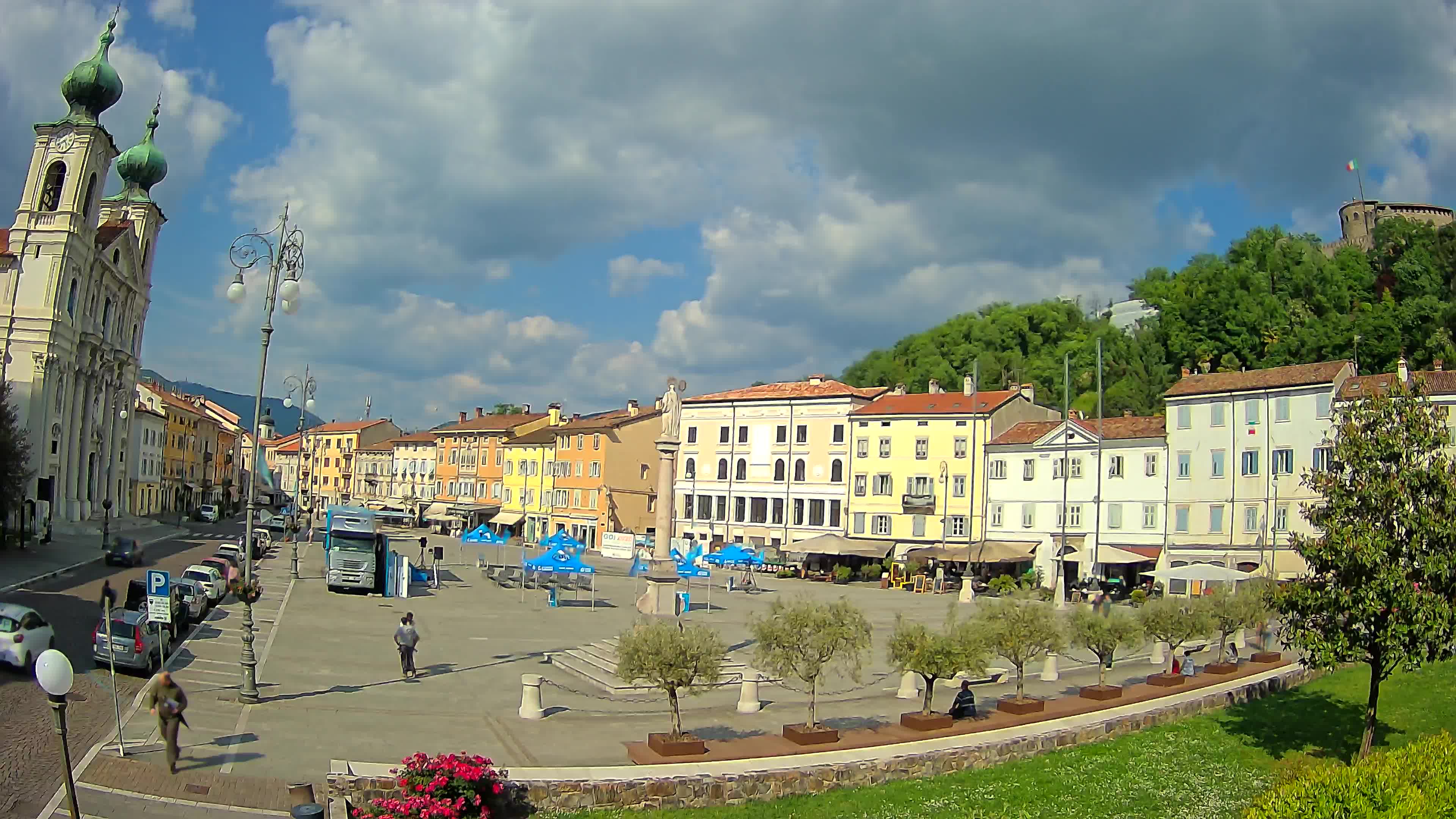 Gorizia – Plaza Vittoria – iglesia de San Pedro. Ignacio