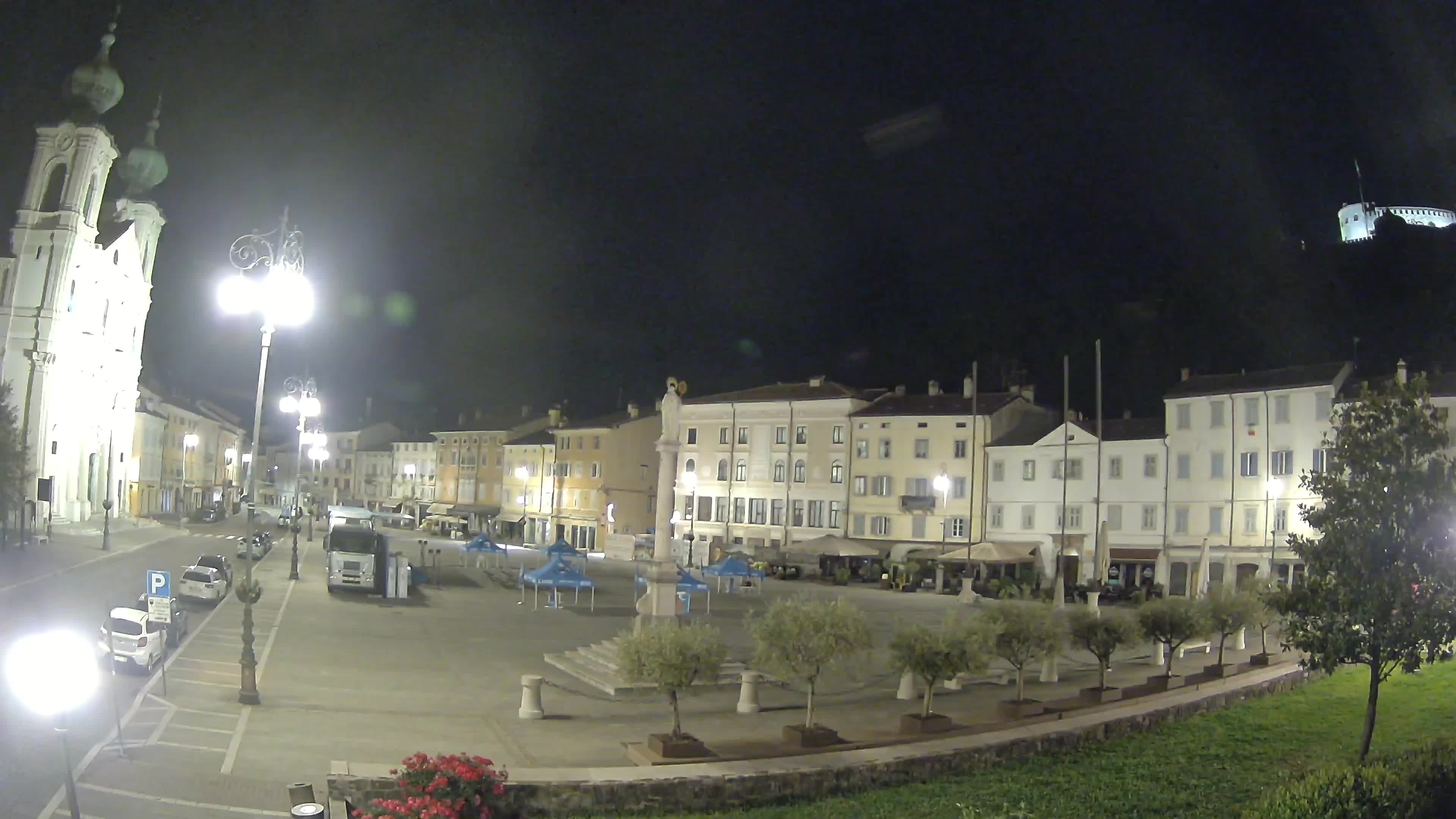 Kamera Gorica Travnik in cerkev sv. Ignacija