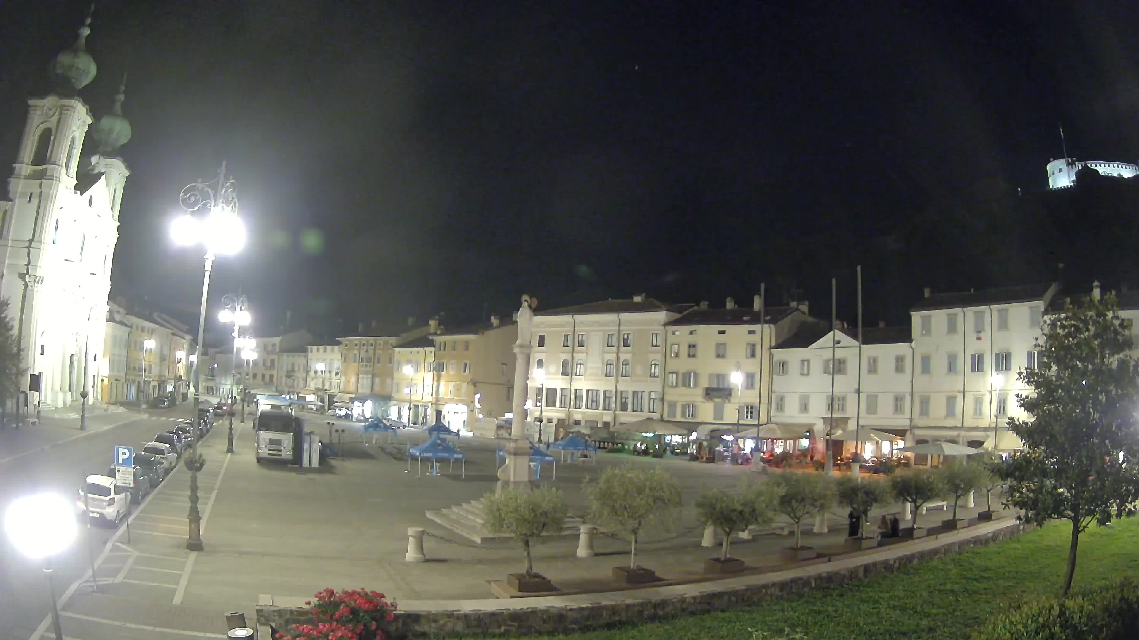 Gorizia Piazza della Vittoria e chiesa di S. Ignazio
