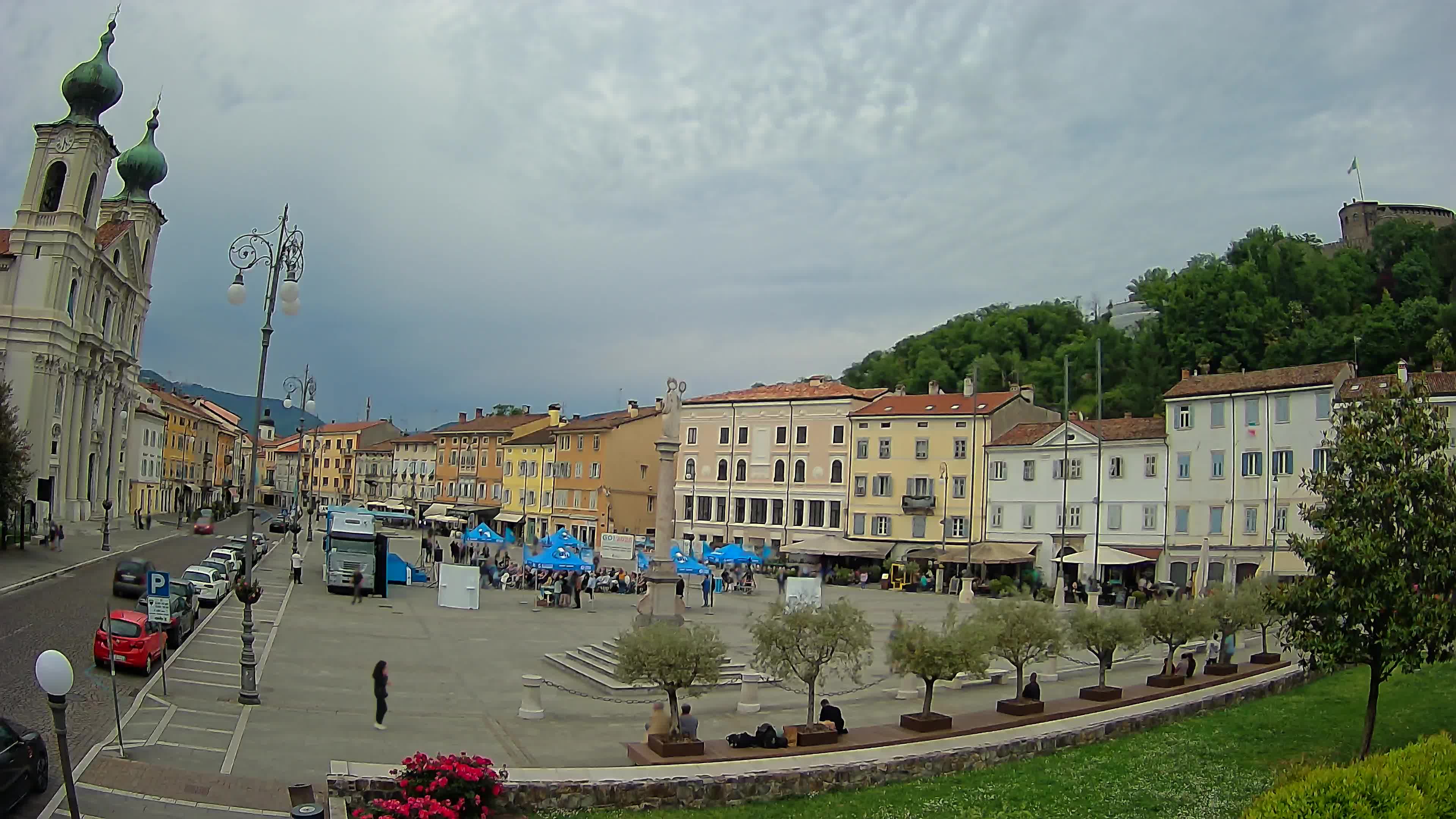 Gorizia Piazza della Vittoria e chiesa di S. Ignazio