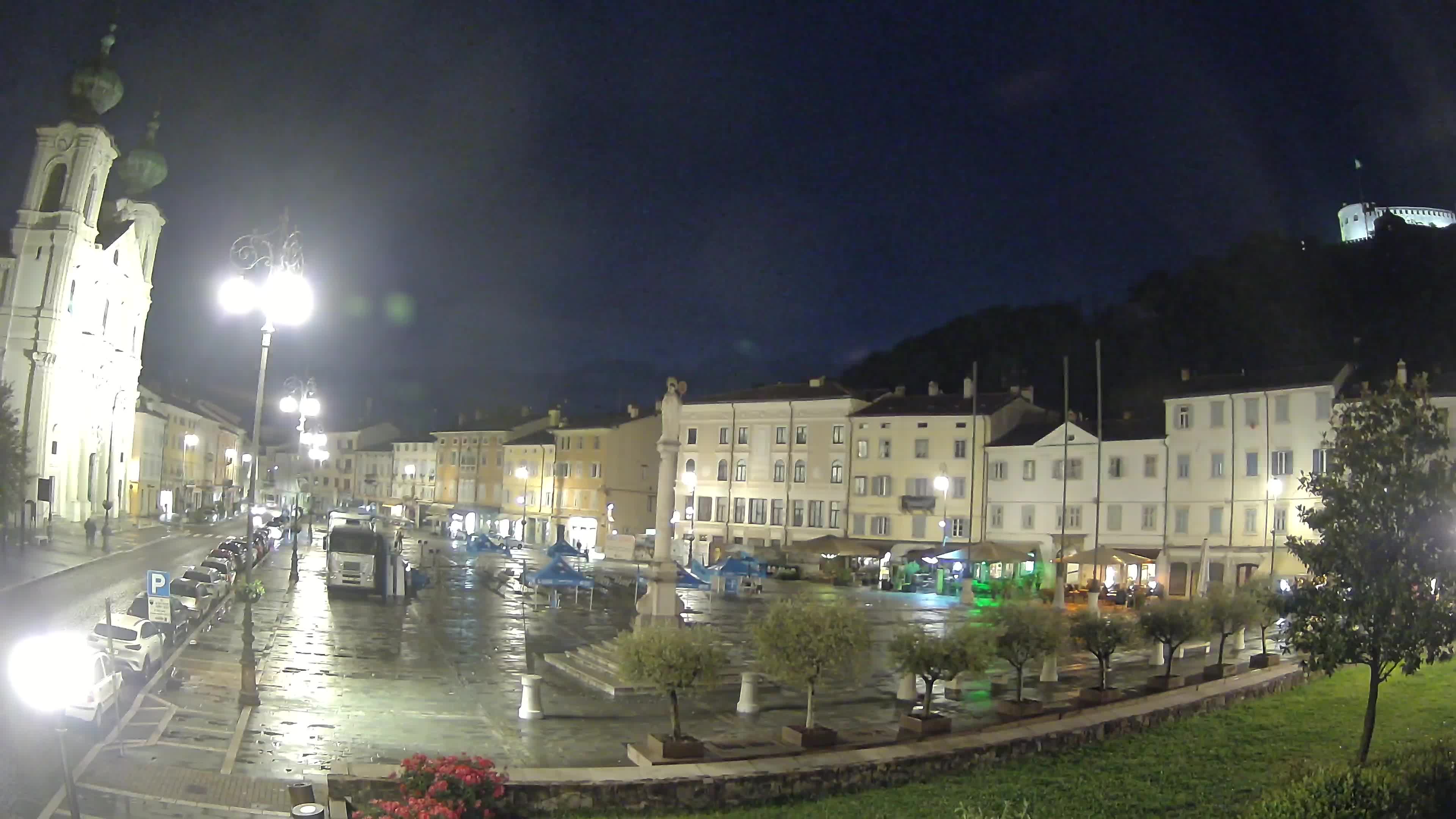 Kamera Gorica Travnik in cerkev sv. Ignacija