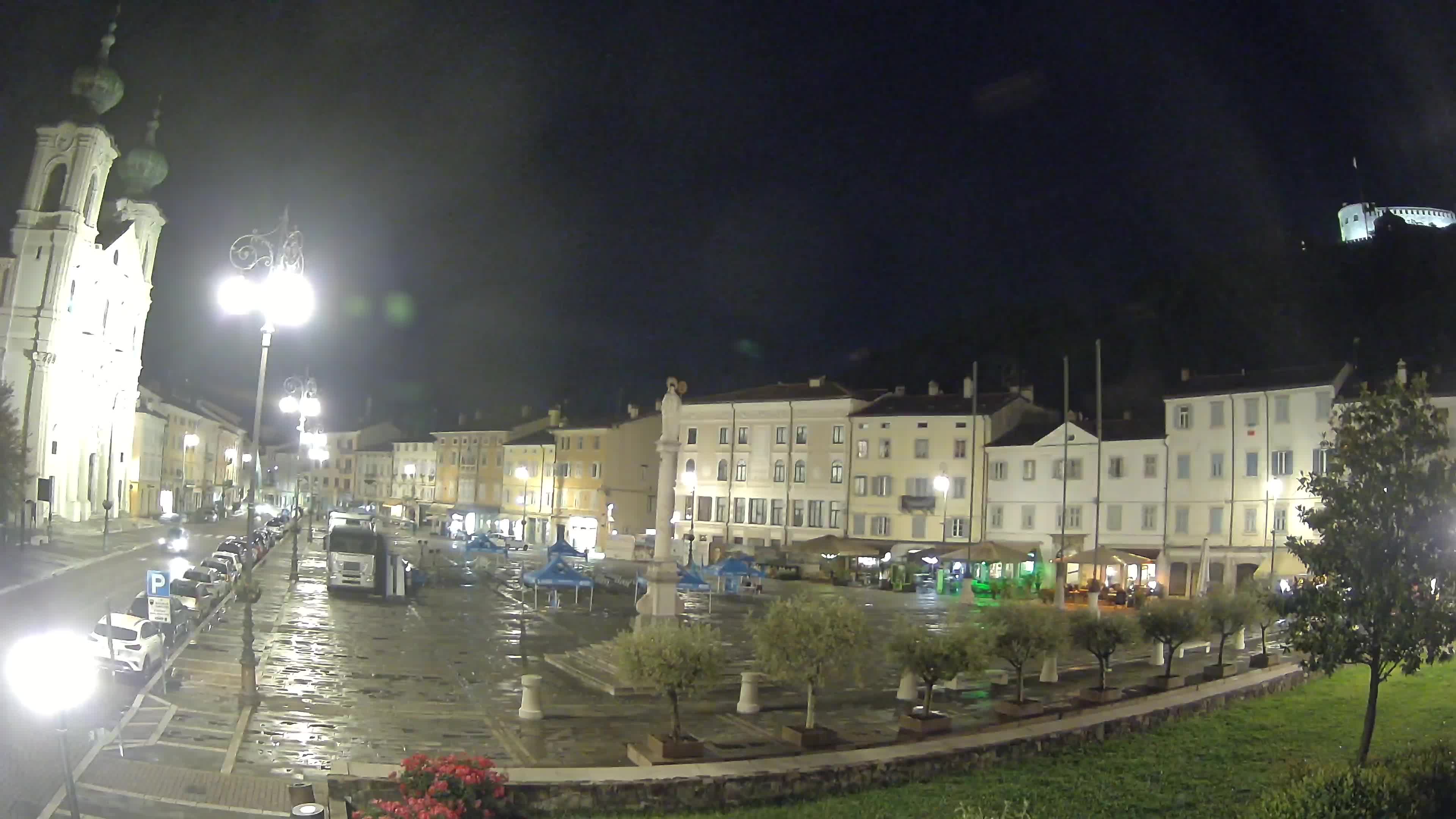 Gorizia Piazza della Vittoria e chiesa di S. Ignazio