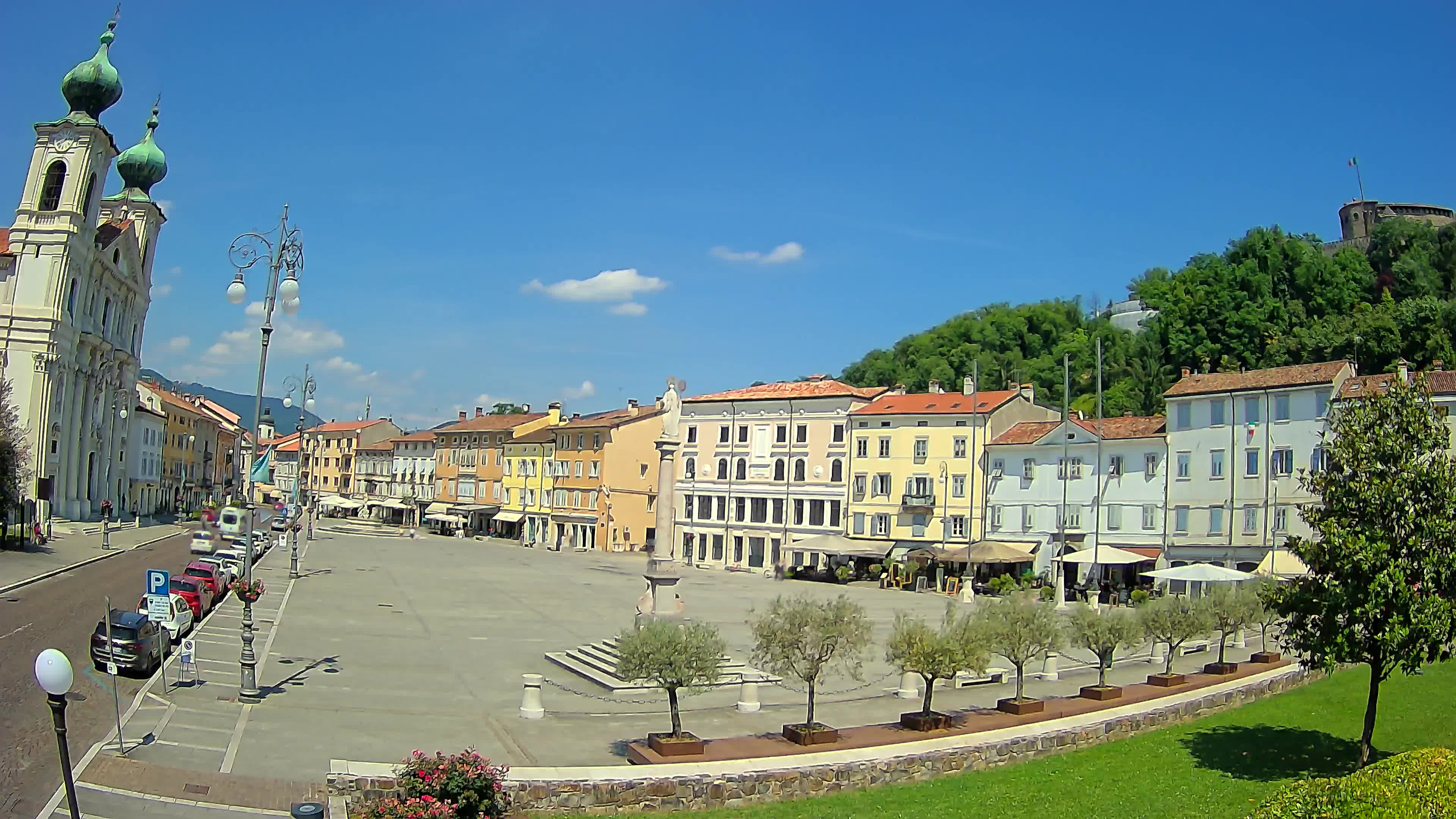 Gorizia Piazza della Vittoria e chiesa di S. Ignazio