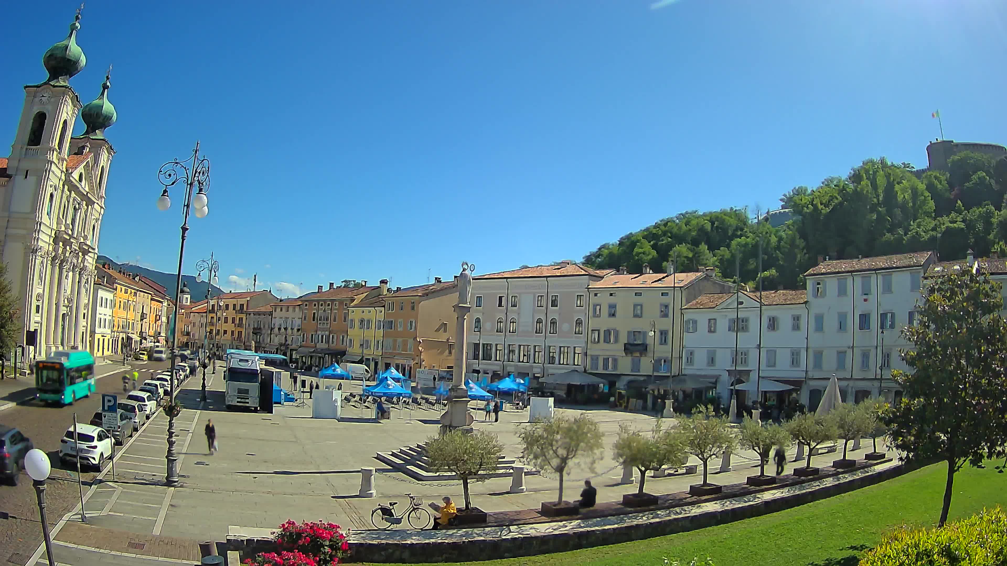 Gorizia Piazza della Vittoria e chiesa di S. Ignazio