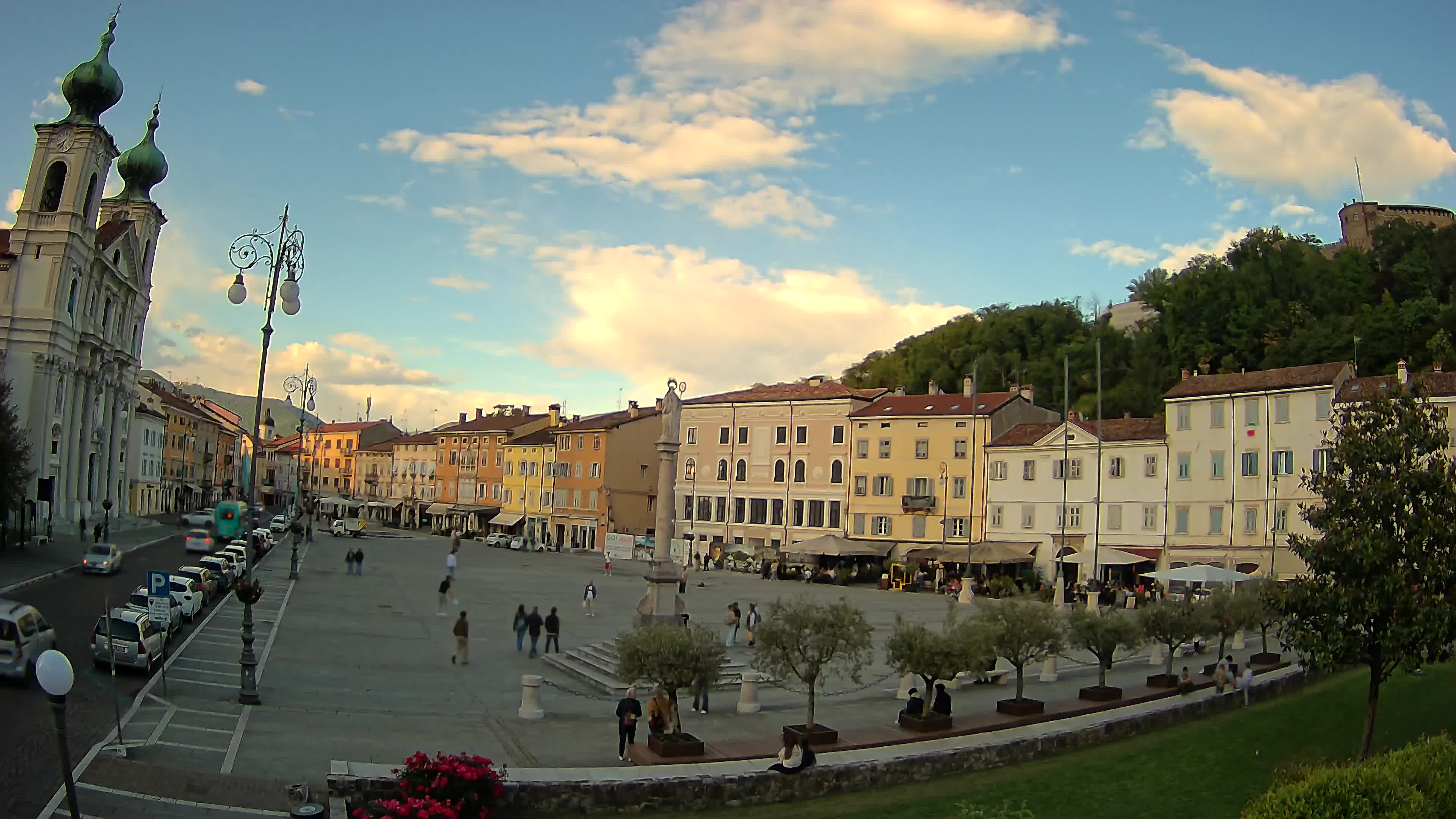 Gorizia Piazza della Vittoria e chiesa di S. Ignazio