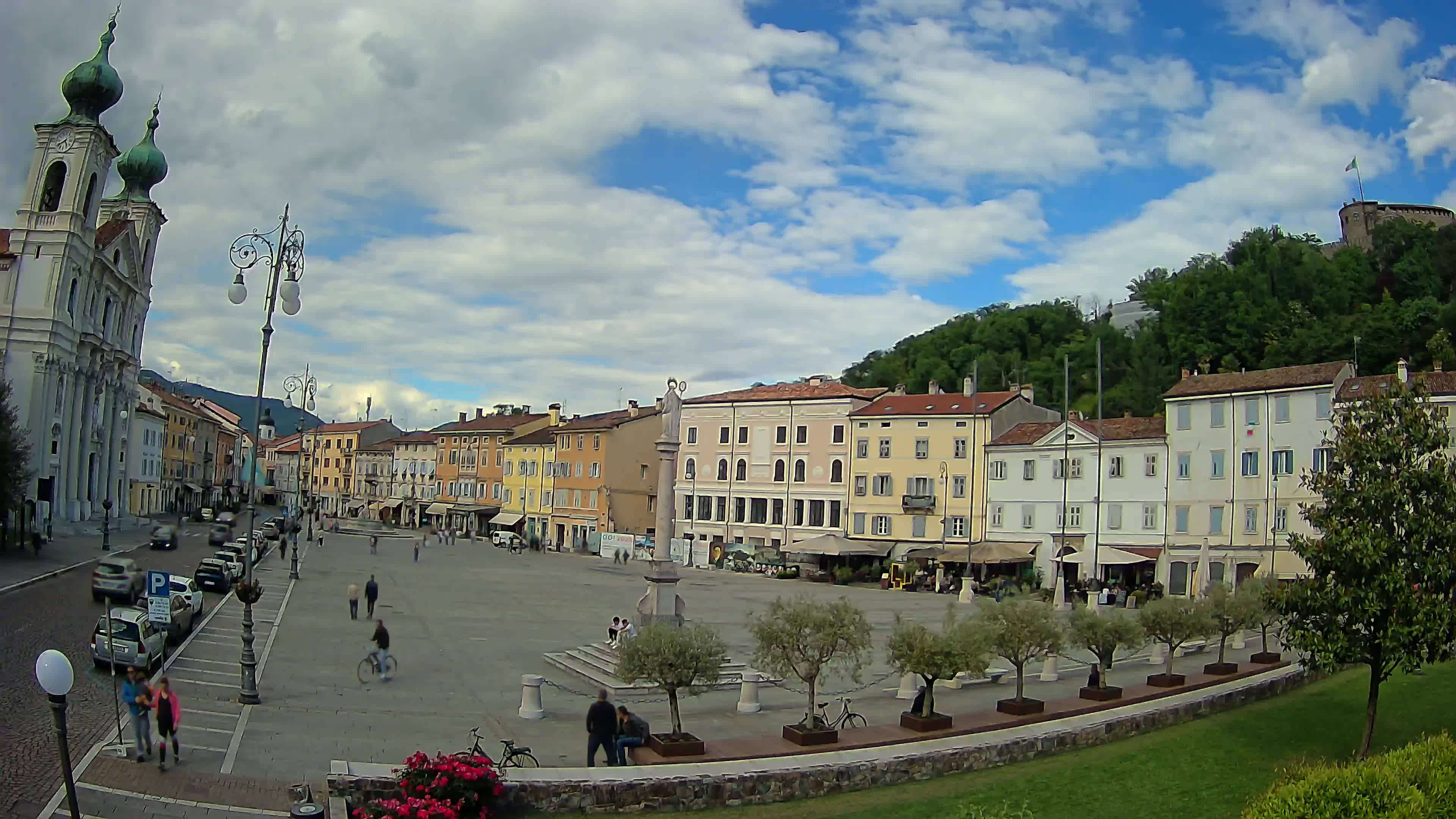 Gorizia Piazza della Vittoria e chiesa di S. Ignazio