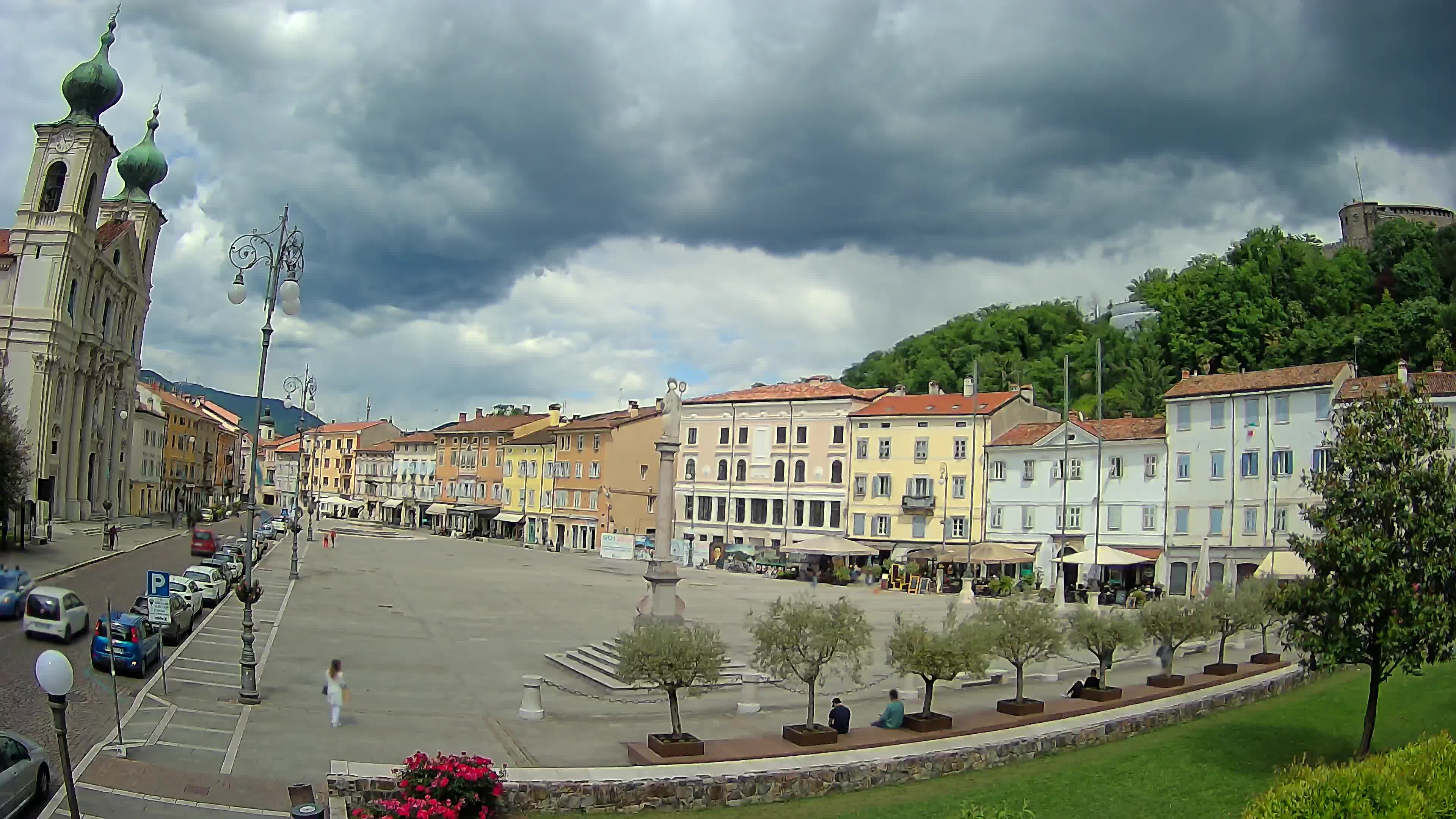 Gorizia Piazza della Vittoria e chiesa di S. Ignazio