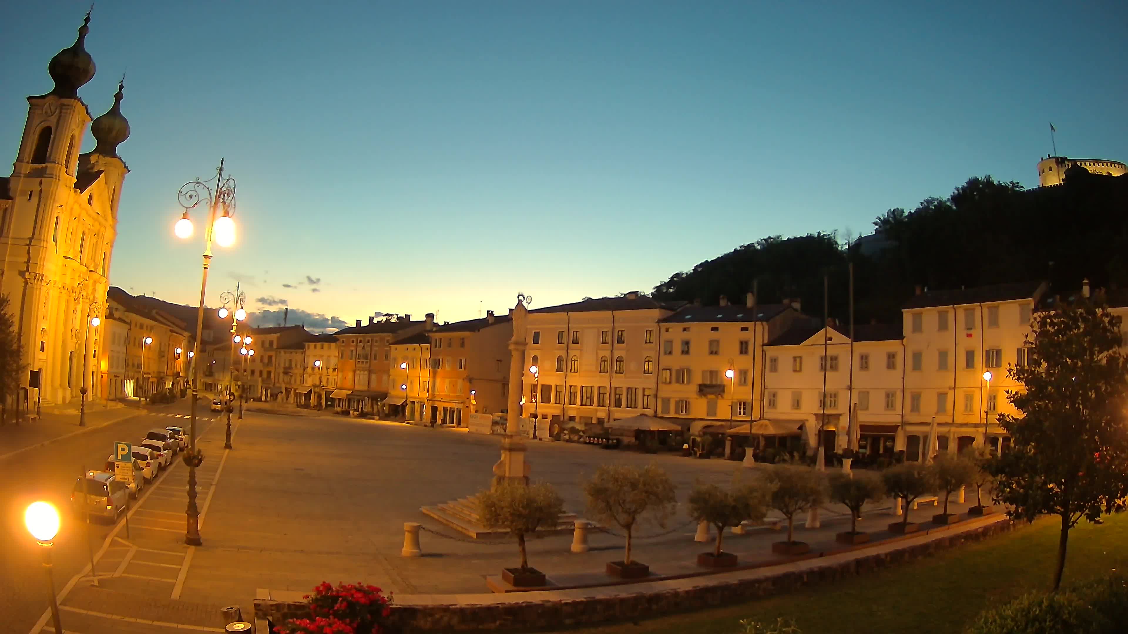 Gorizia Piazza della Vittoria e chiesa di S. Ignazio