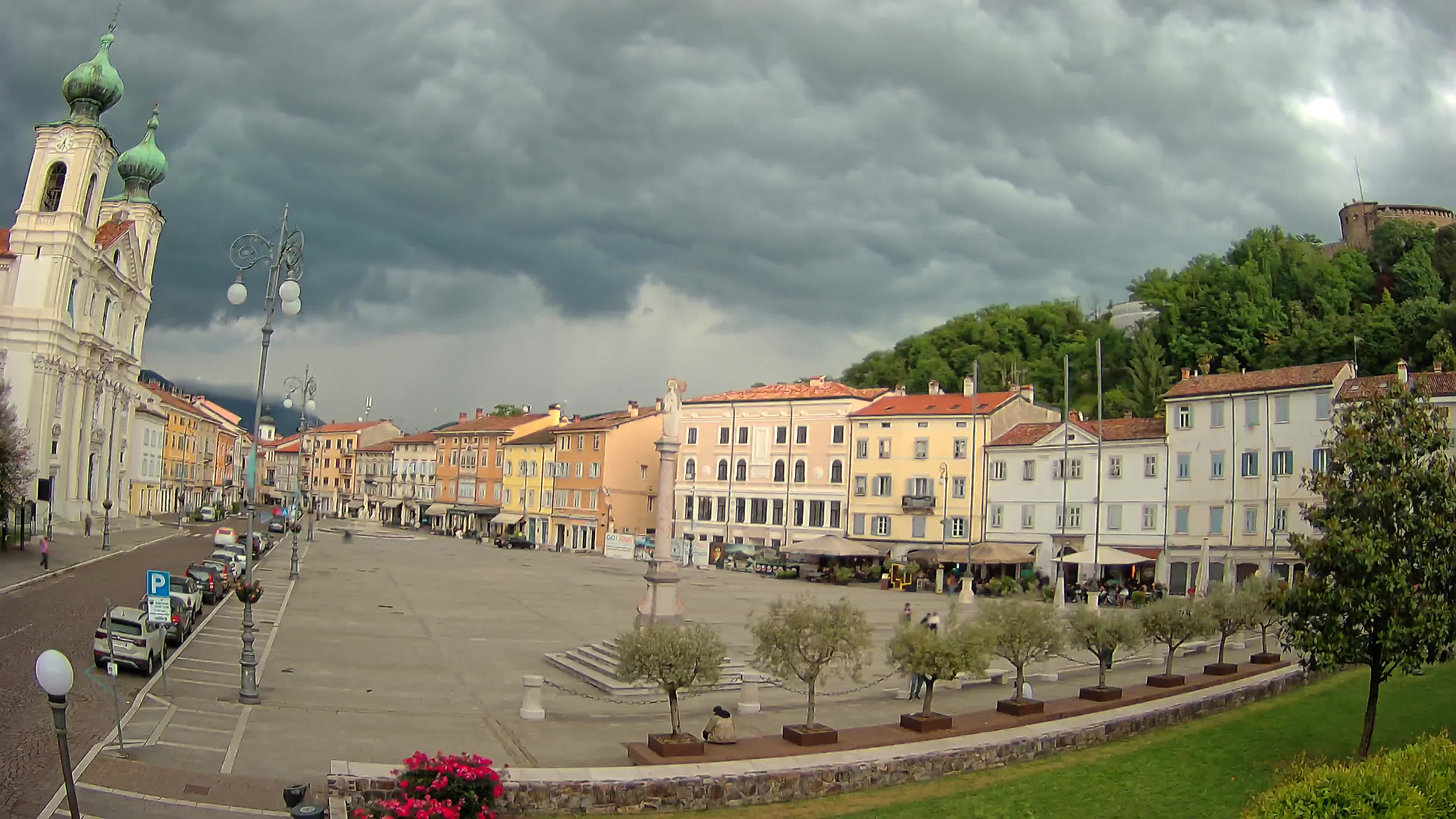 Gorizia Piazza della Vittoria e chiesa di S. Ignazio