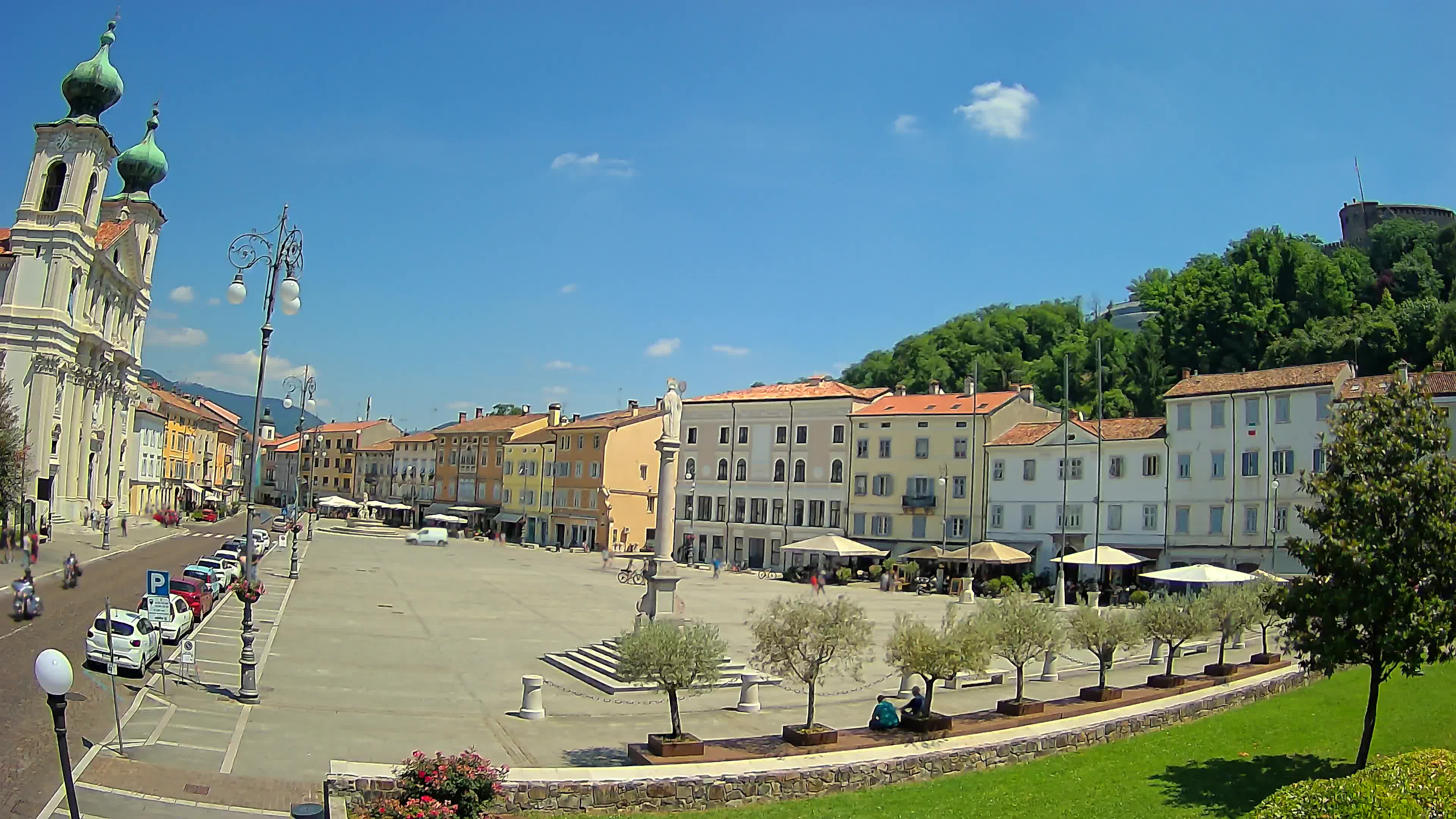 Gorizia – Plaza Vittoria – iglesia de San Pedro. Ignacio
